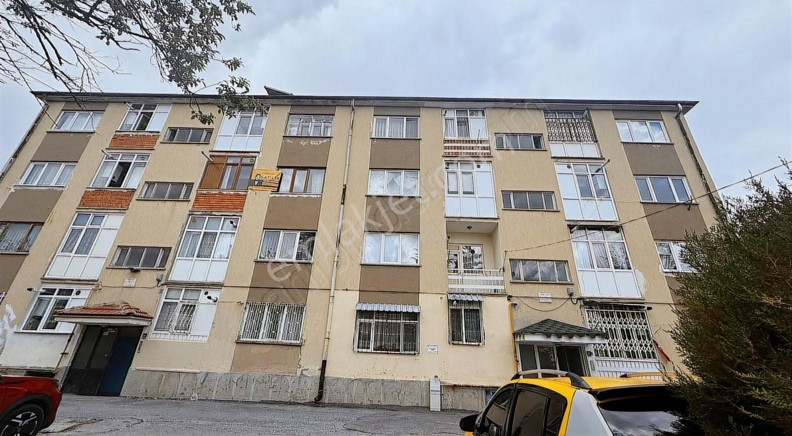 Emlak Ofisimden Yenişehir Mahallesinde Kombili 2+1 Satılık Daire