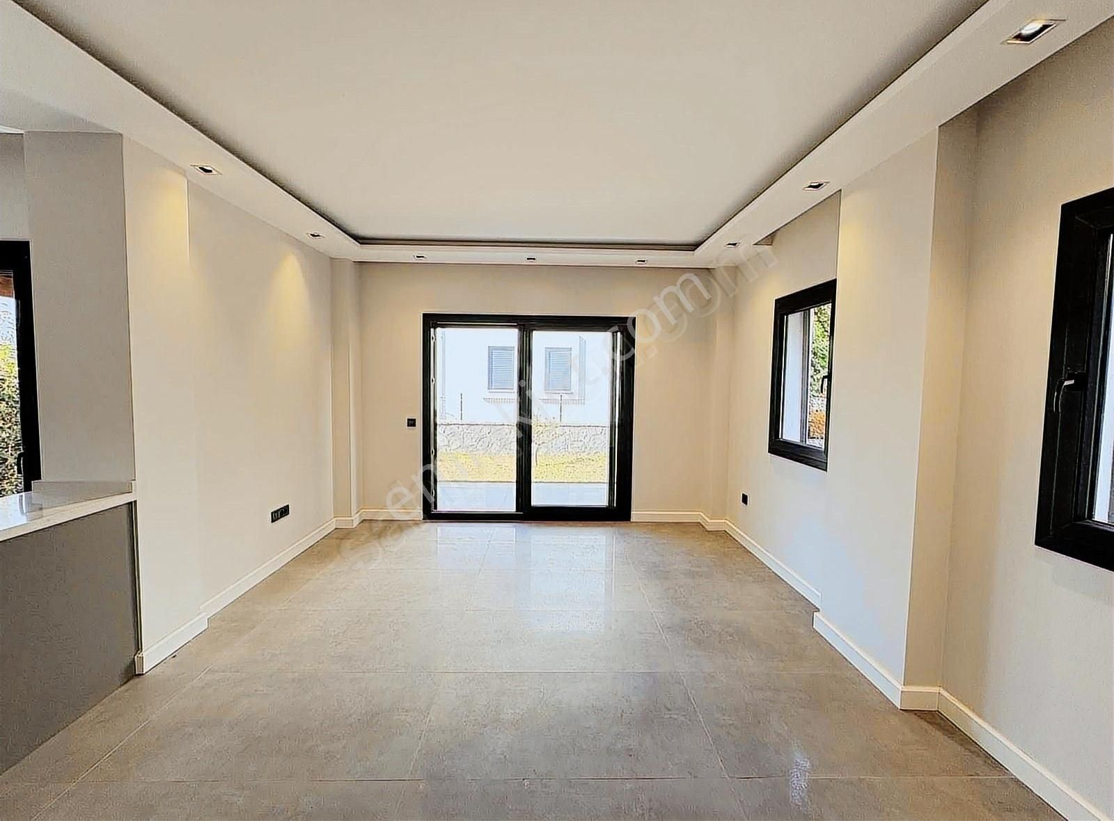 Gümüşlük Koyunbaba'da Sahile Yakın Bahçeli Lüks Villa - Görsel 19
