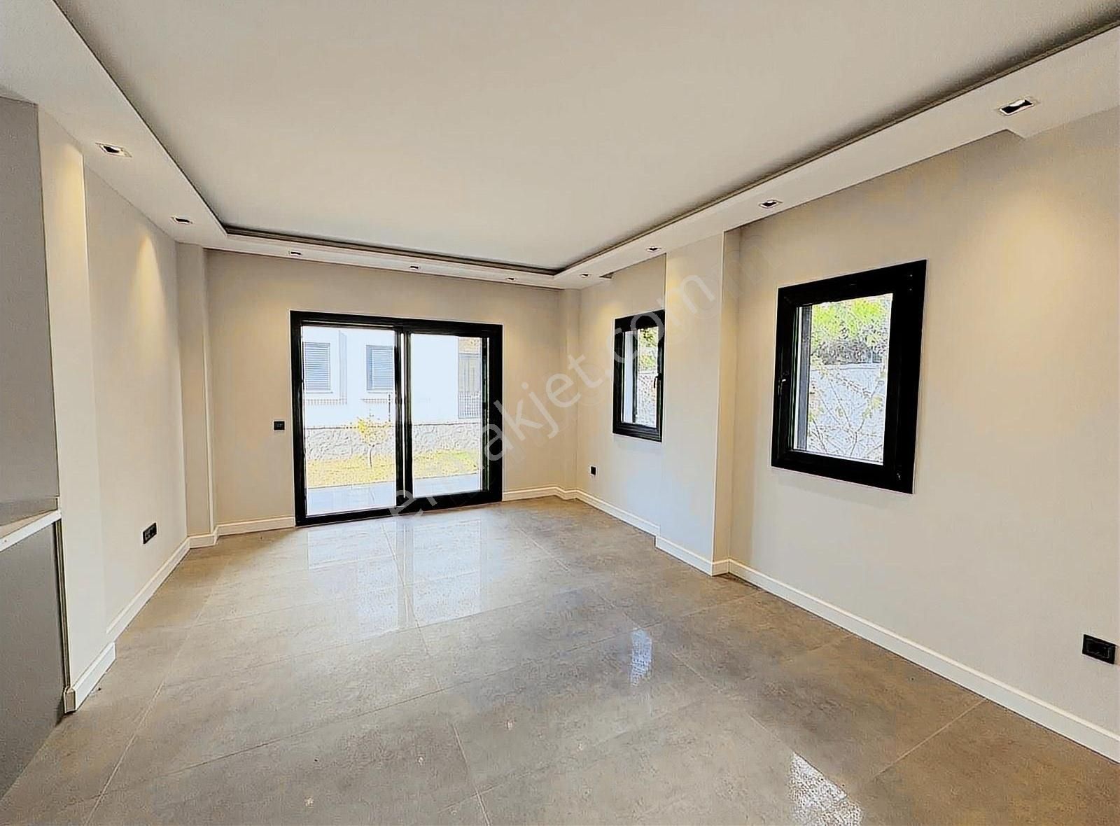 Gümüşlük Koyunbaba'da Sahile Yakın Bahçeli Lüks Villa - Görsel 2