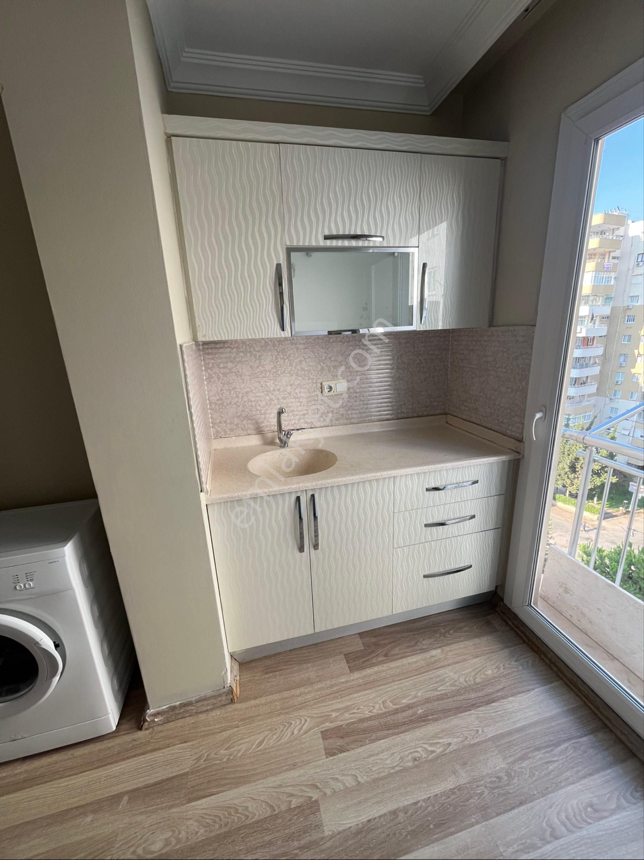 Baraj Yolu Katmerci Dayı Arkasında Eşyalı Kiralık 1+1