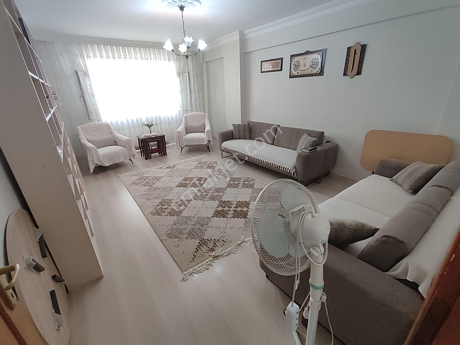 Bahçelievler Soğanlı Meydanda Asansörlü Temiz 3+1 Satılık Daire
