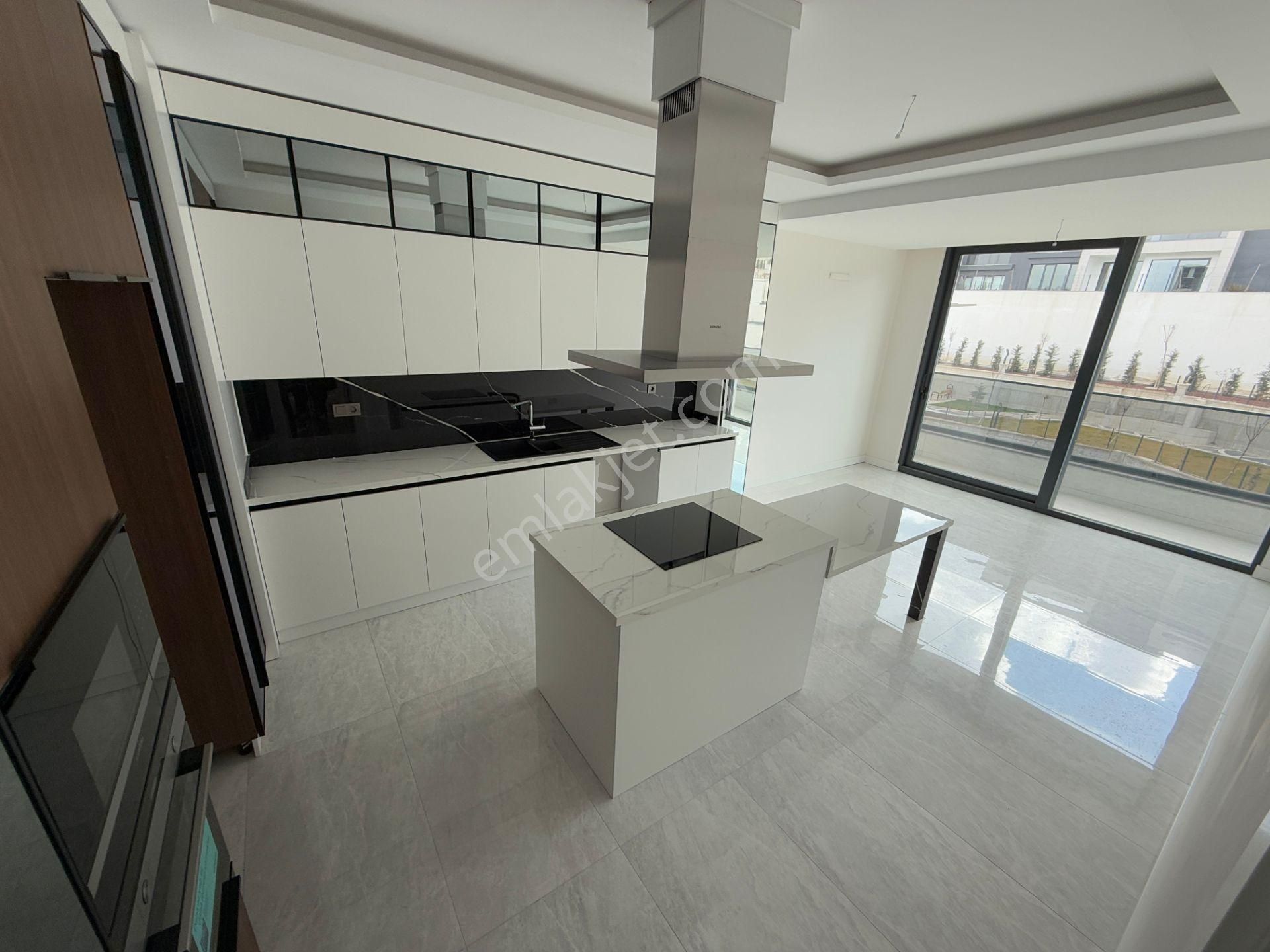Çankaya Alacaatlı Mah 175m2 Sıfır Asansörlü 1.arakat 4+1 Daire