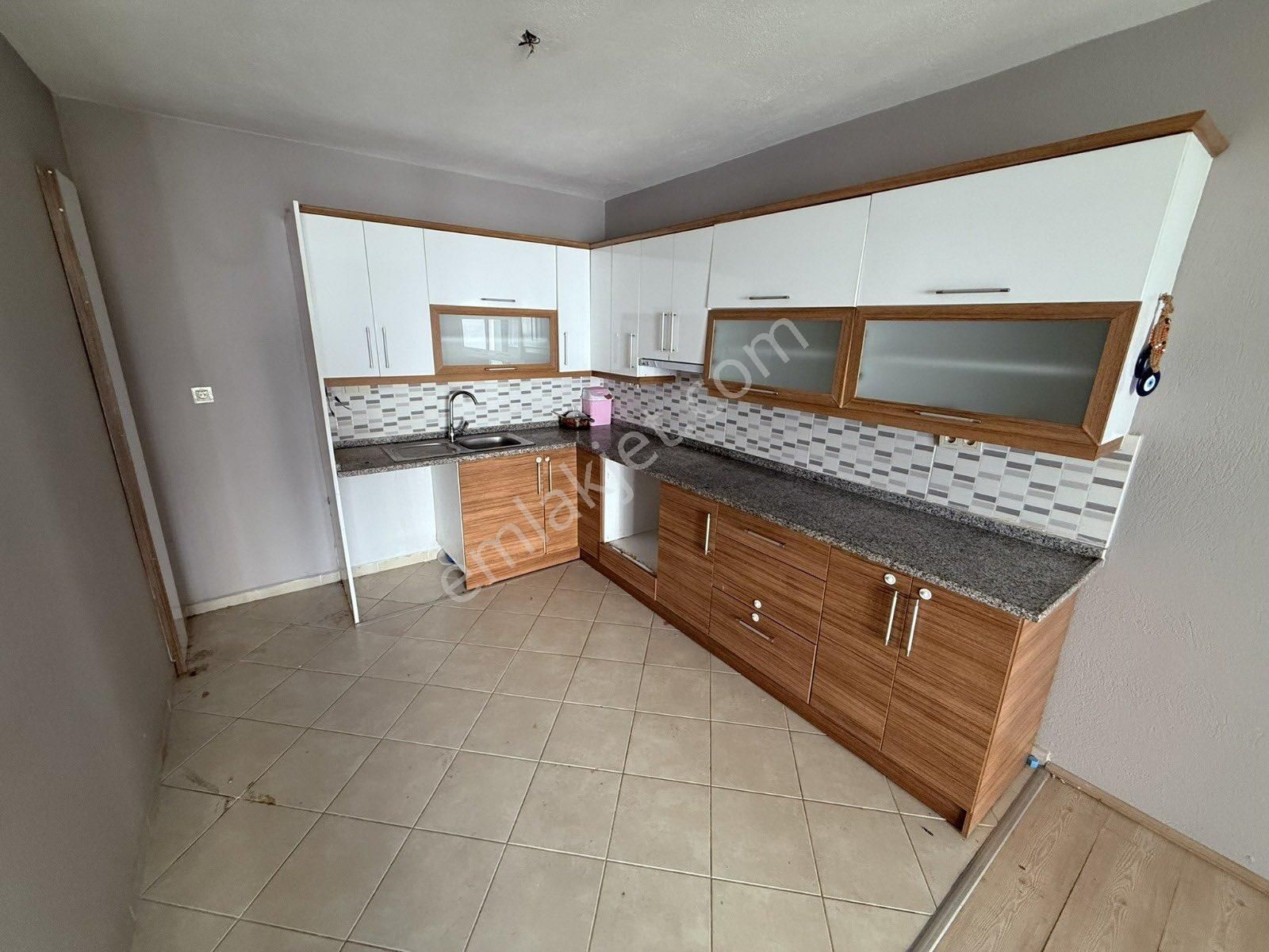 Kuşadası Türkmen Mah 2+1 Ara Kat Satılık Daire