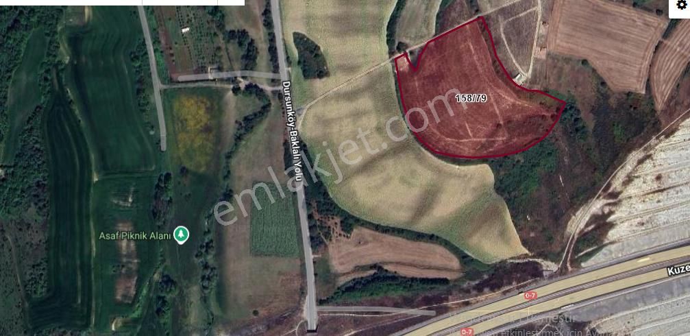 Arnavutköy Boyalıkta Satılık Arsa , 200 M2 Yolu Var Caddeye Yakın