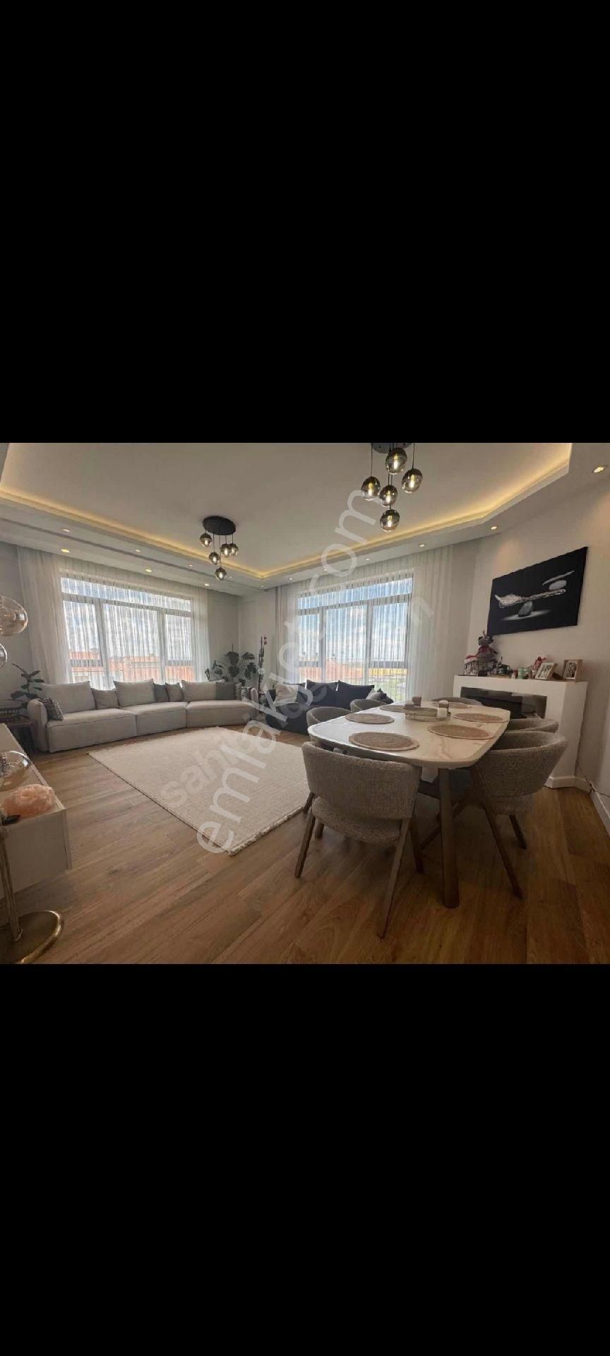 Pi Emlak'tan 3+1 Batıkent'te Site İçi Daire