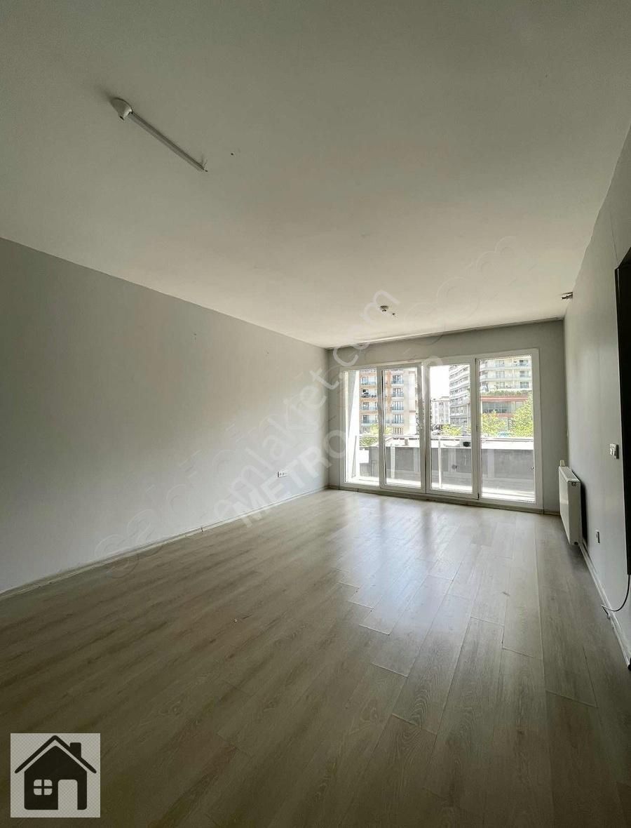 Bura Rezidansda Evebeyn Banyolu 2+1 Kiralık Daire