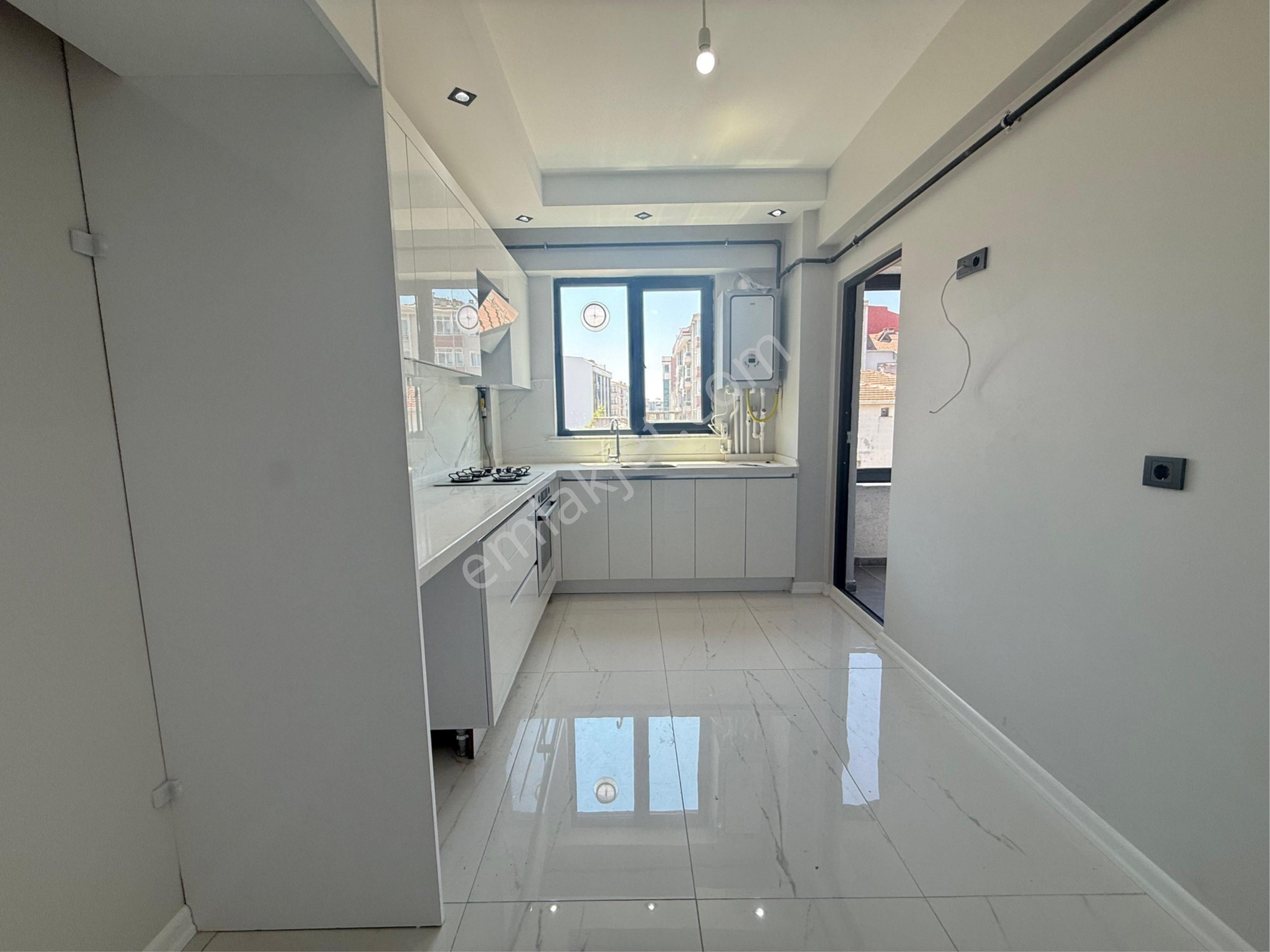 Kapaklı Amasyalılar Meydanında 2+1 Satılık Lüks Daire