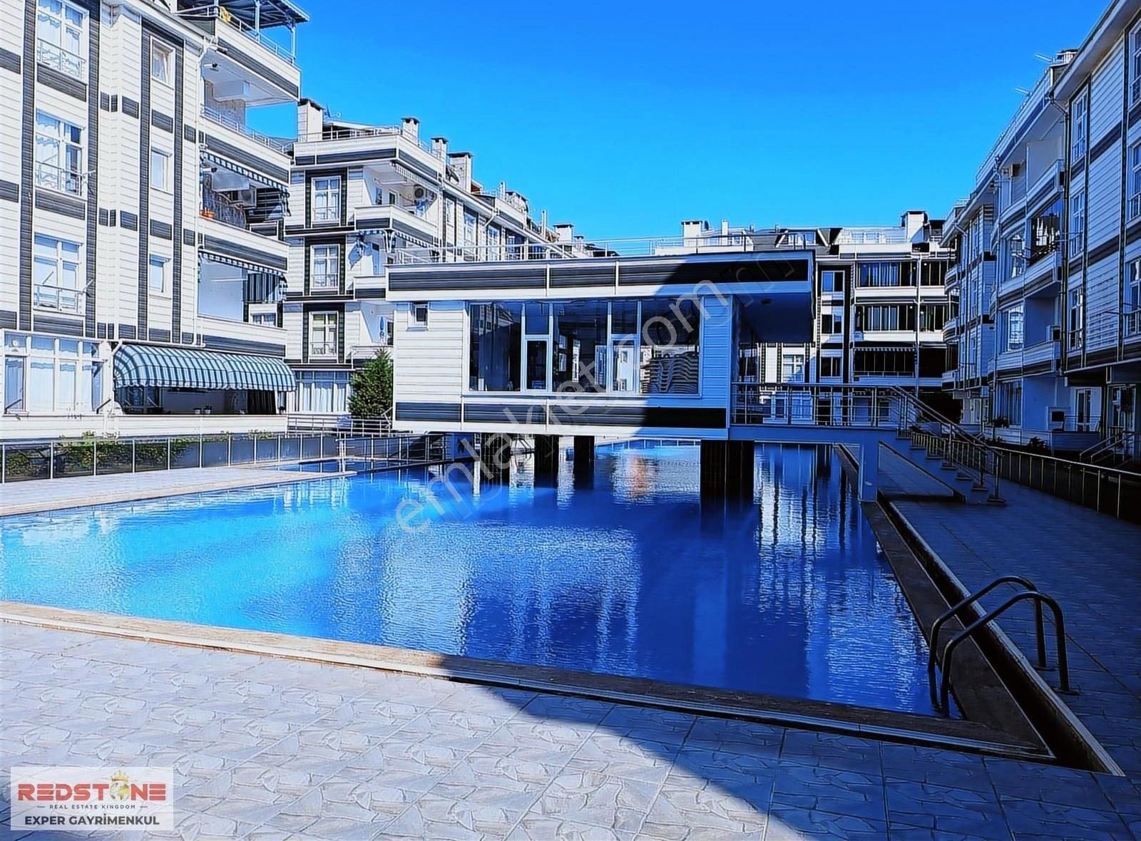 Havuzlu Sitede, Aquaparklı, Ara Kat, Önü Açık Kombili 1+1 Yazlık