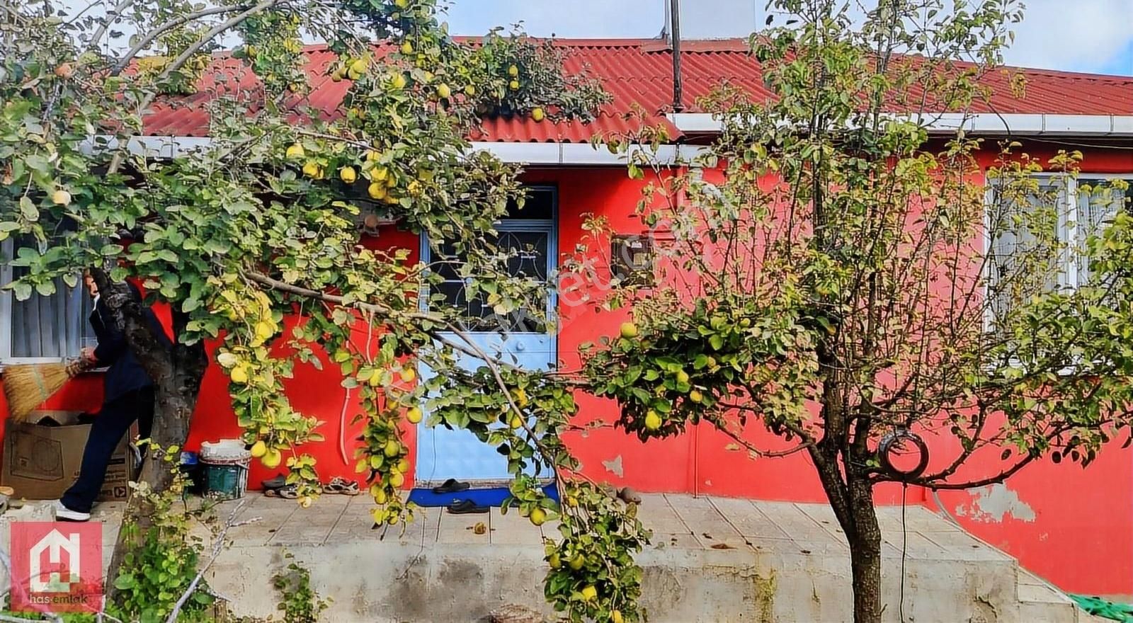 Satılık Bahçeli Müstakil Köy Evi