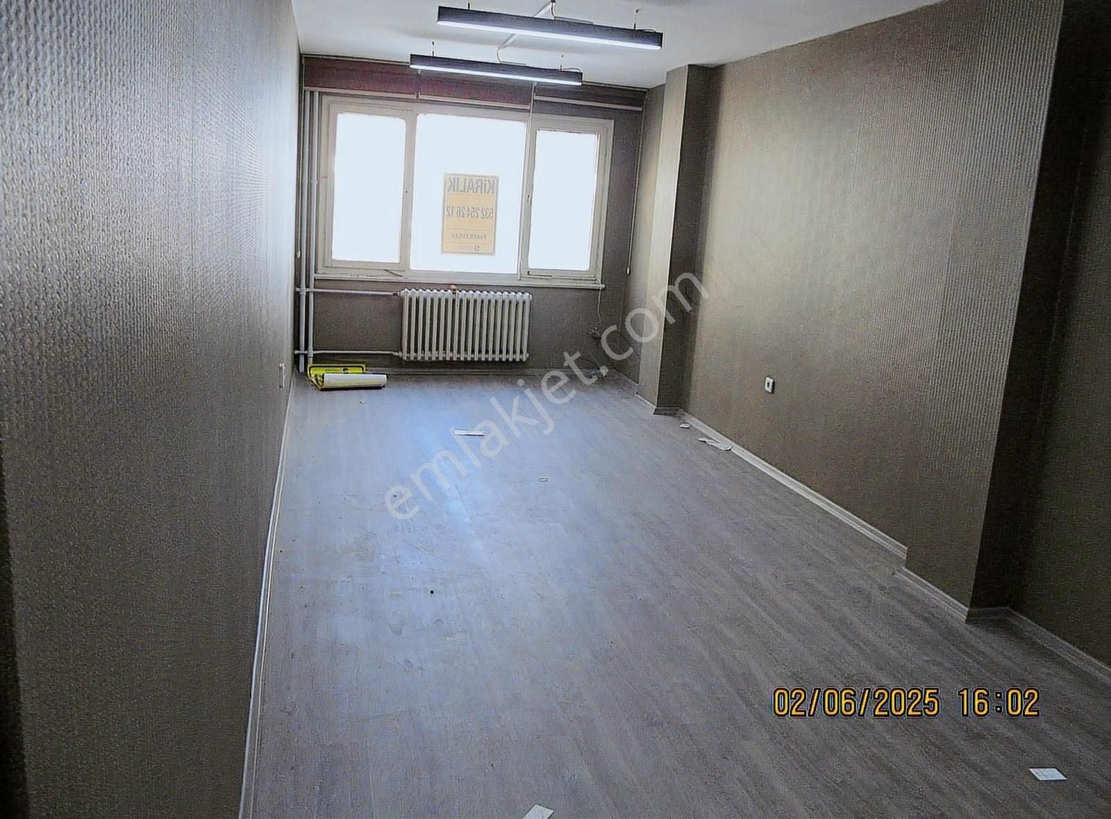 Gençtürk Caddesi Arkası Ofis 16.000 Tl