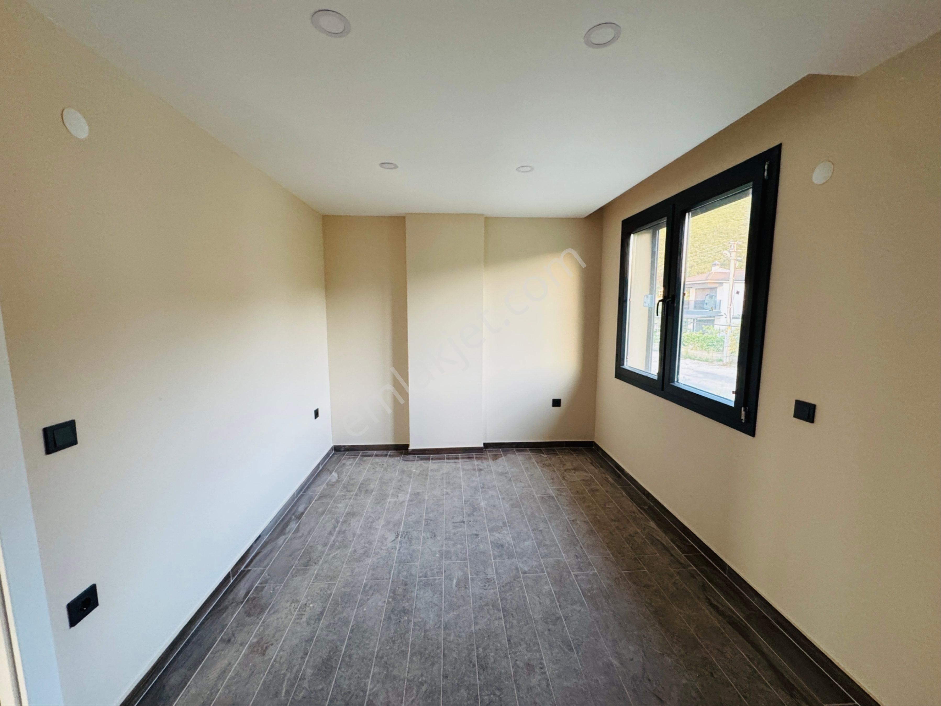 Kuşadası Güzelçamlı’da Ortak Havuzlu Otoparklı Satılık 3+1 Villa - Görsel 24