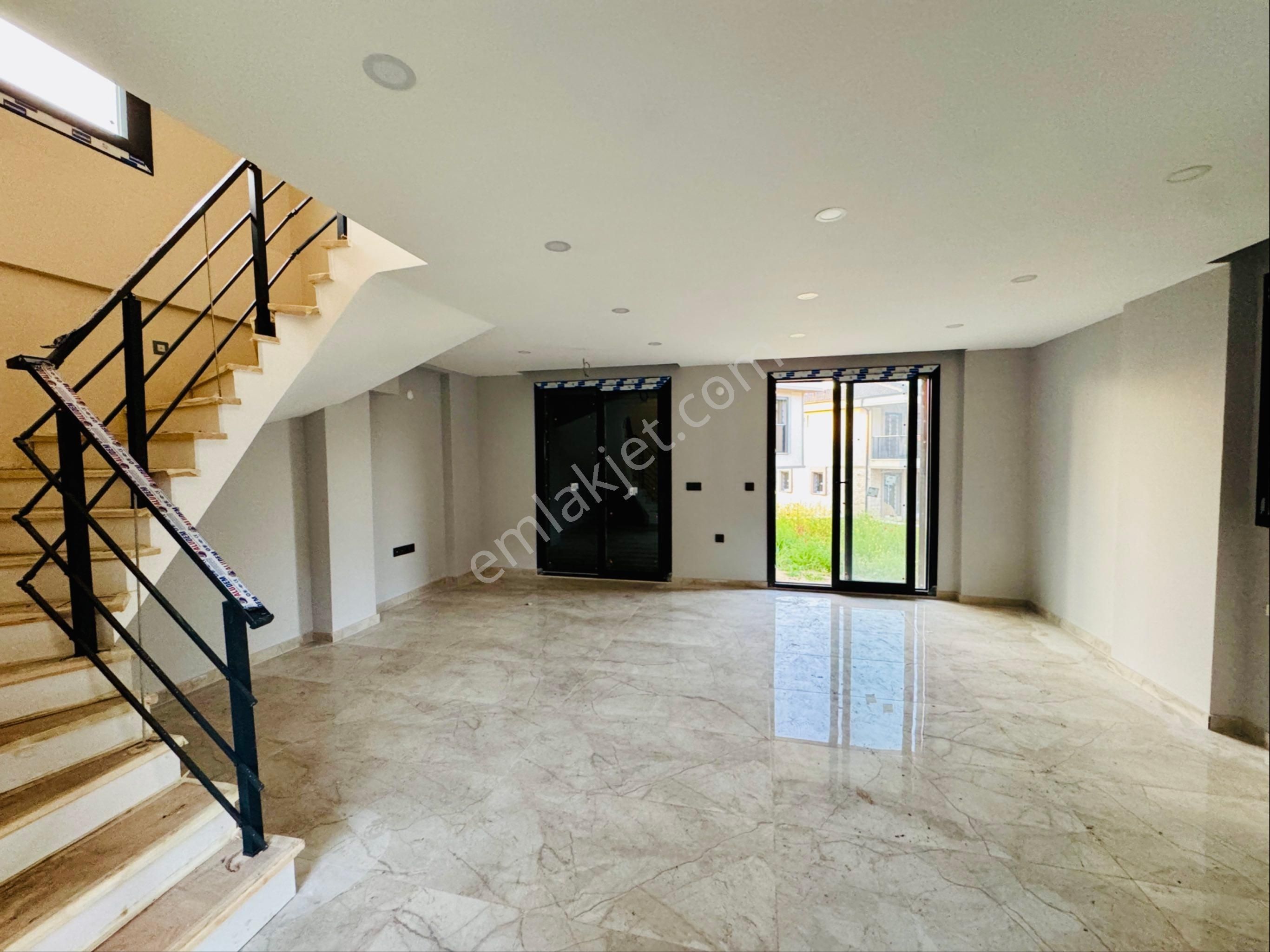 Kuşadası Güzelçamlı’da Ortak Havuzlu Otoparklı Satılık 3+1 Villa - Görsel 12