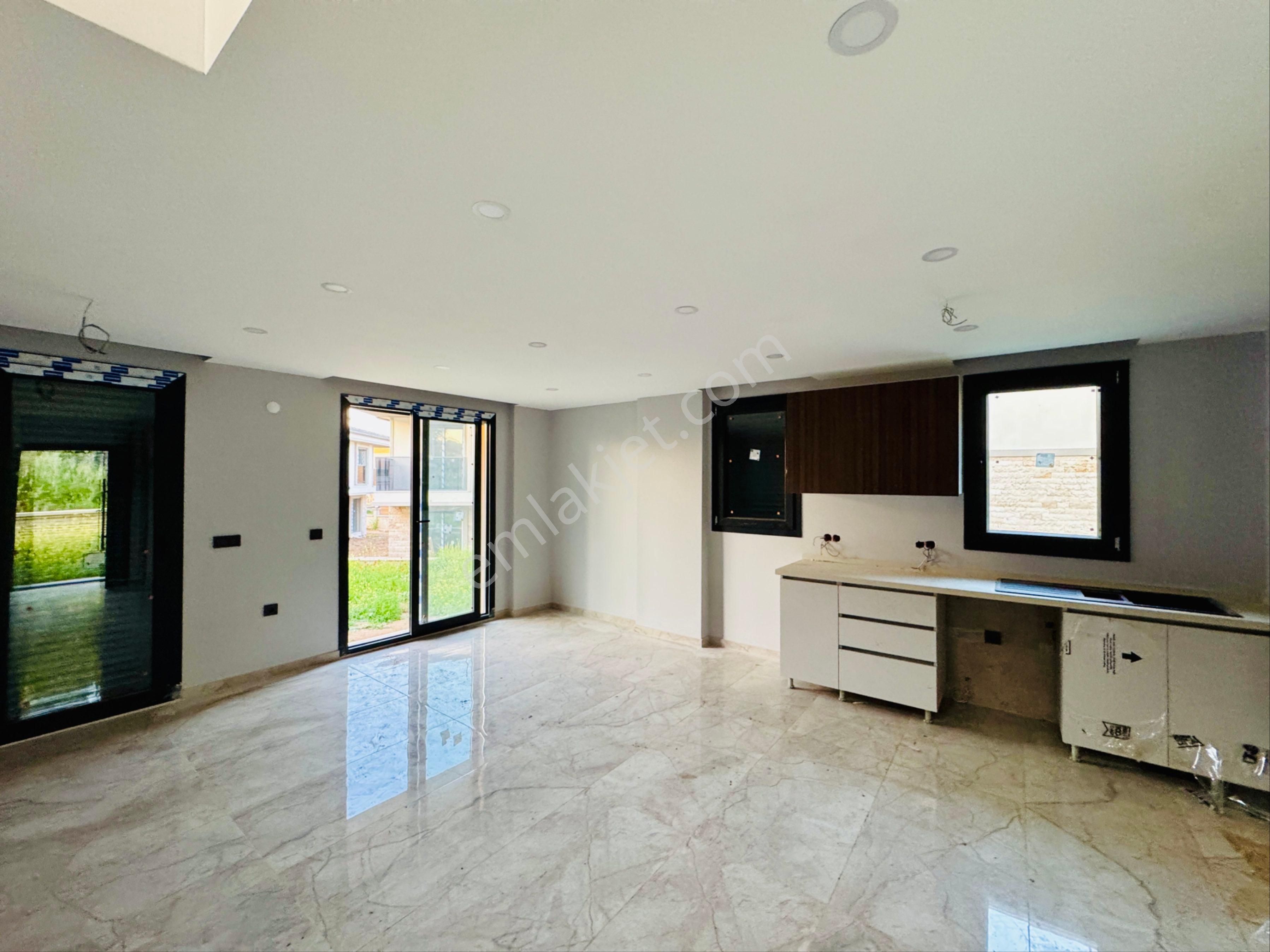Kuşadası Güzelçamlı’da Ortak Havuzlu Otoparklı Satılık 3+1 Villa - Görsel 14