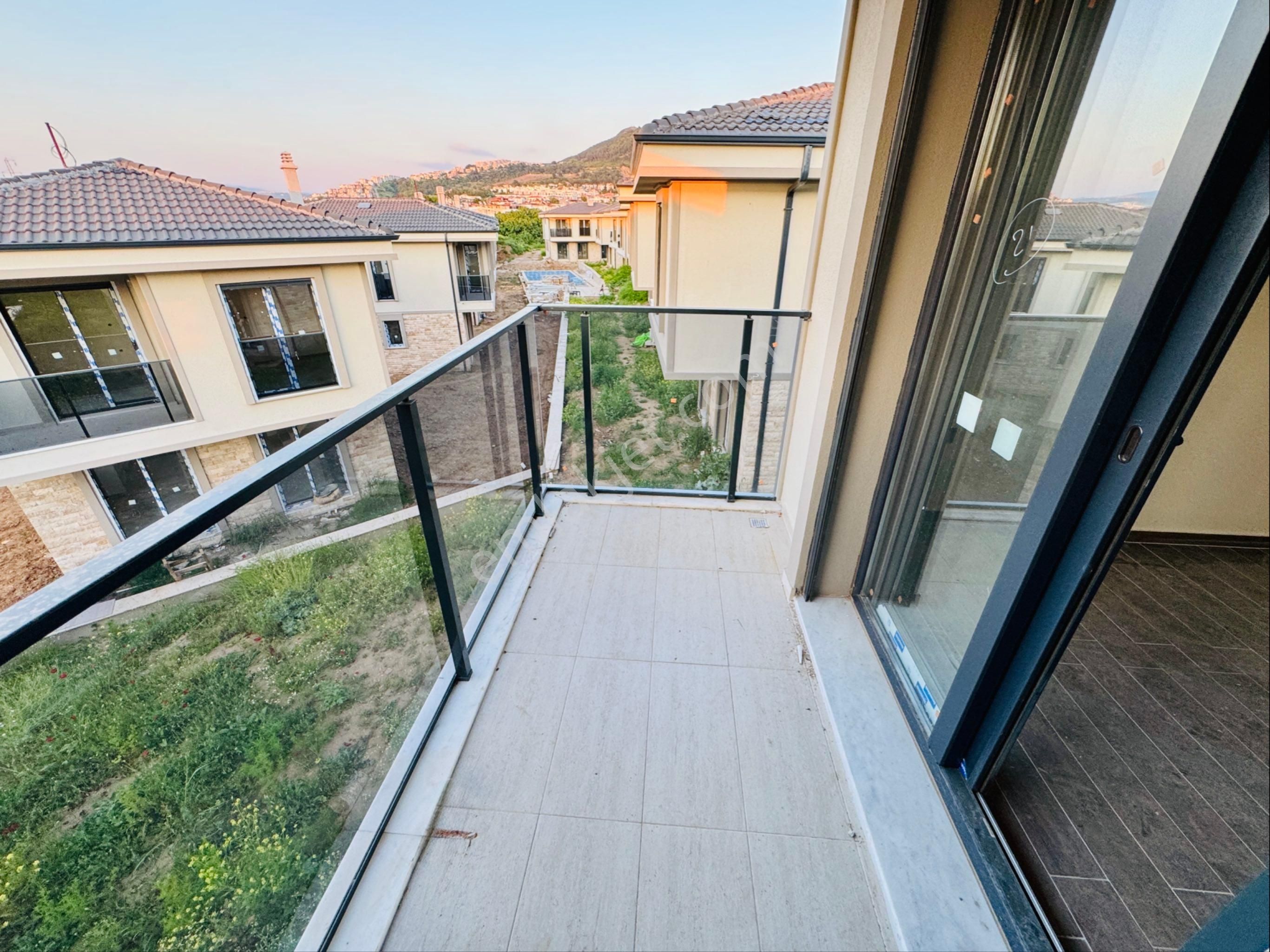 Kuşadası Güzelçamlı’da Ortak Havuzlu Otoparklı Satılık 3+1 Villa - Görsel 29