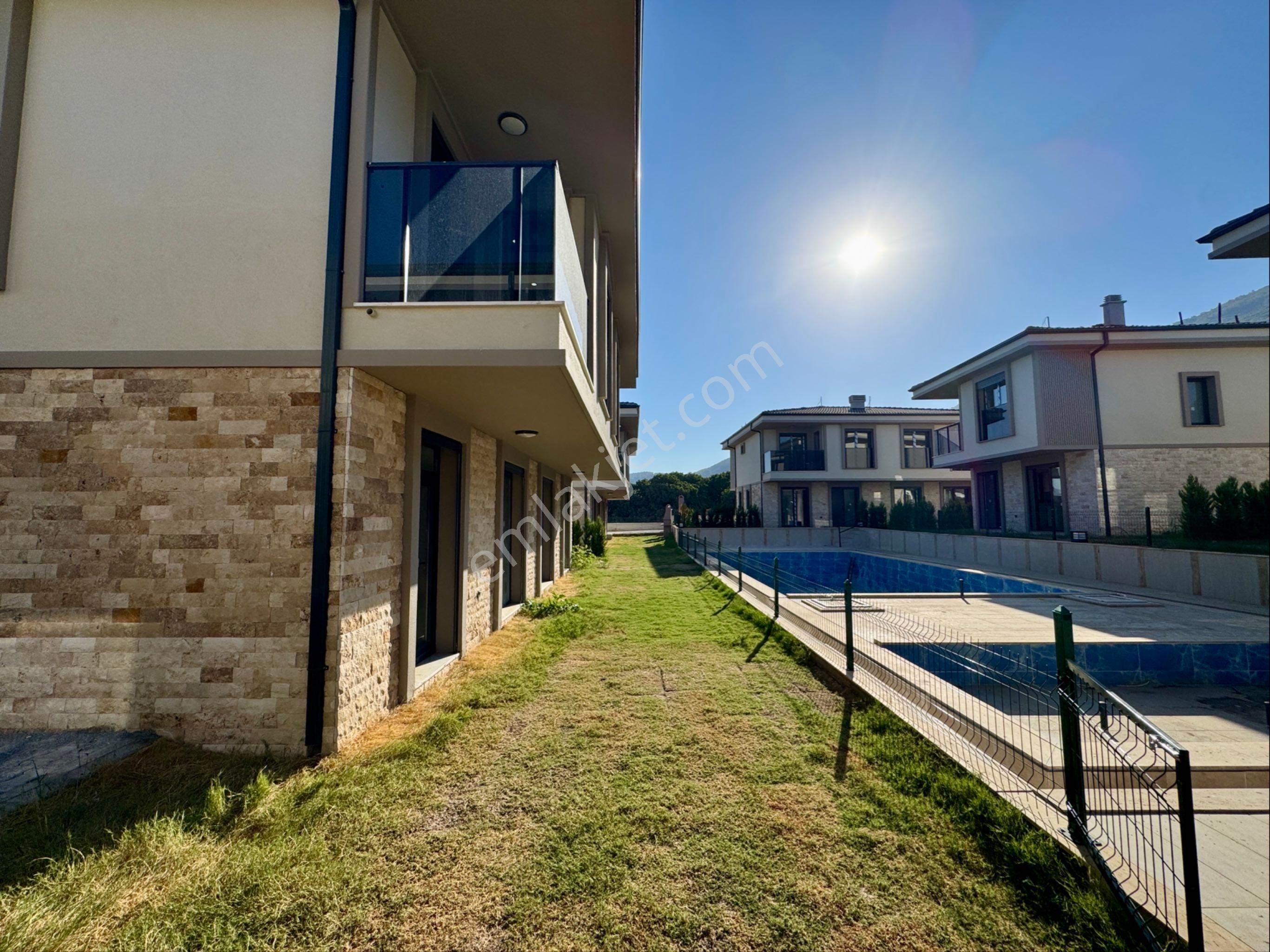 Kuşadası Güzelçamlı’da Ortak Havuzlu Otoparklı Satılık 3+1 Villa - Görsel 35