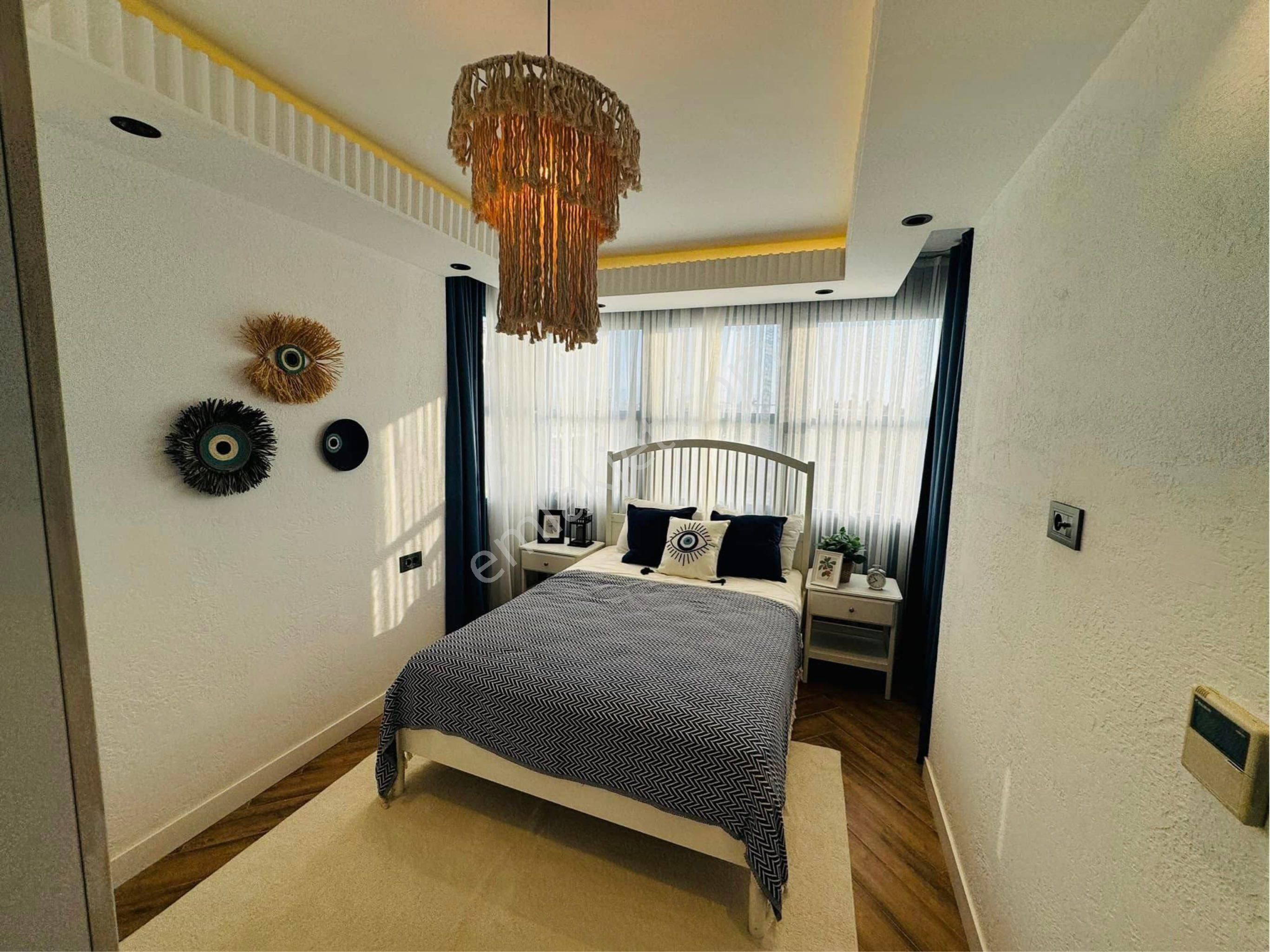 Kuşadası Avm Bölgesinde Hamam Saunalı Özel Havuzlu 4+1 Villa - Görsel 14