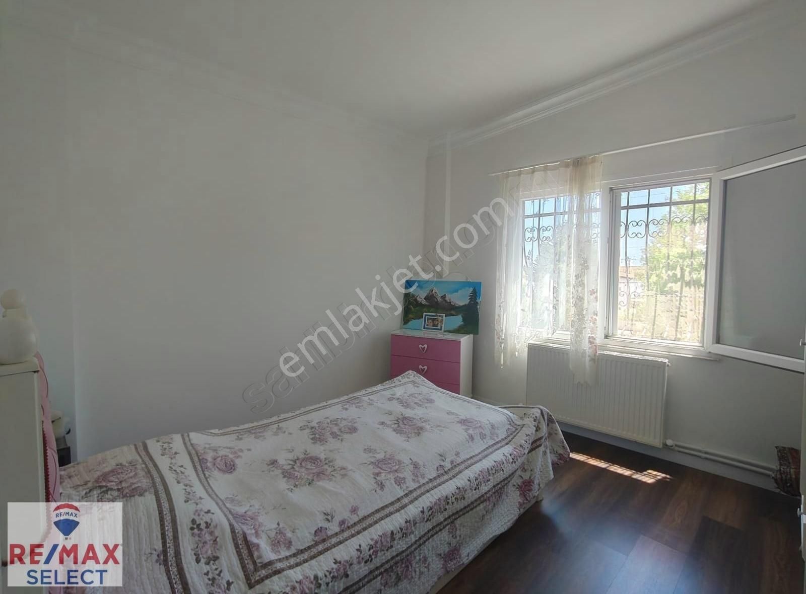 Havuzlu Güvenlikli Sitede Bahçeli Dubleks Villa - Görsel 24