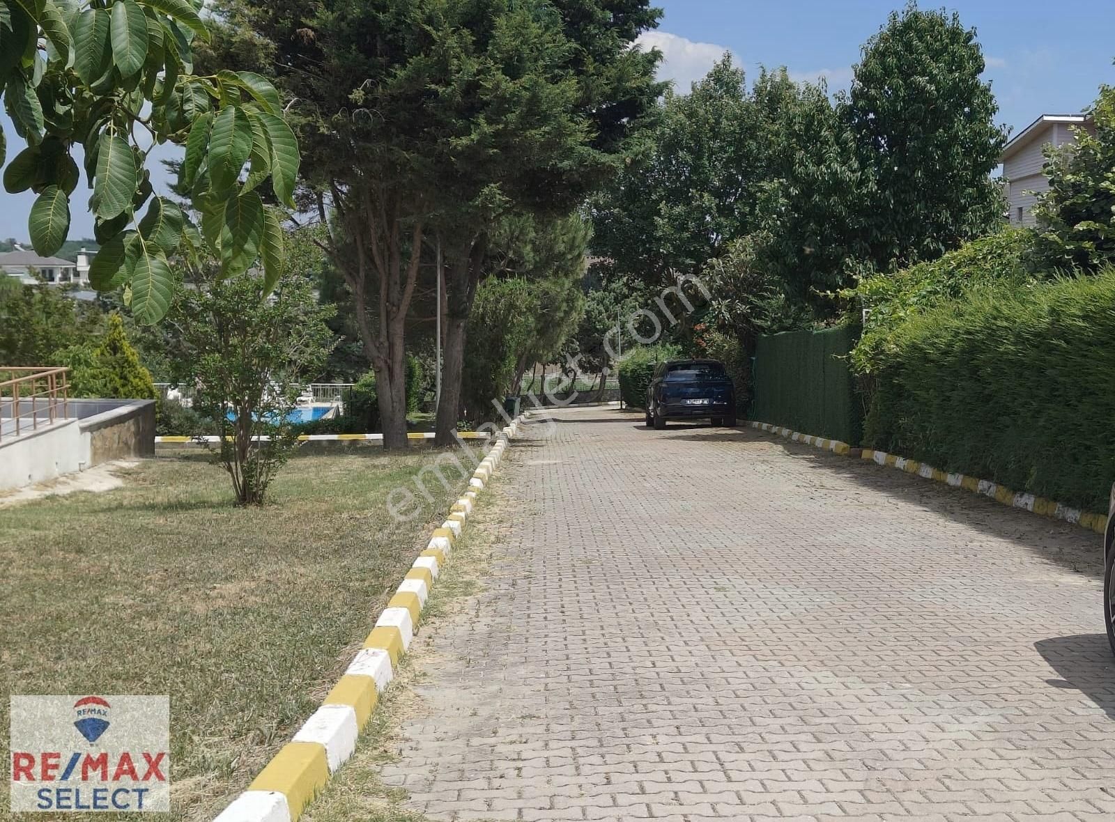 Havuzlu Güvenlikli Sitede Bahçeli Dubleks Villa - Görsel 21