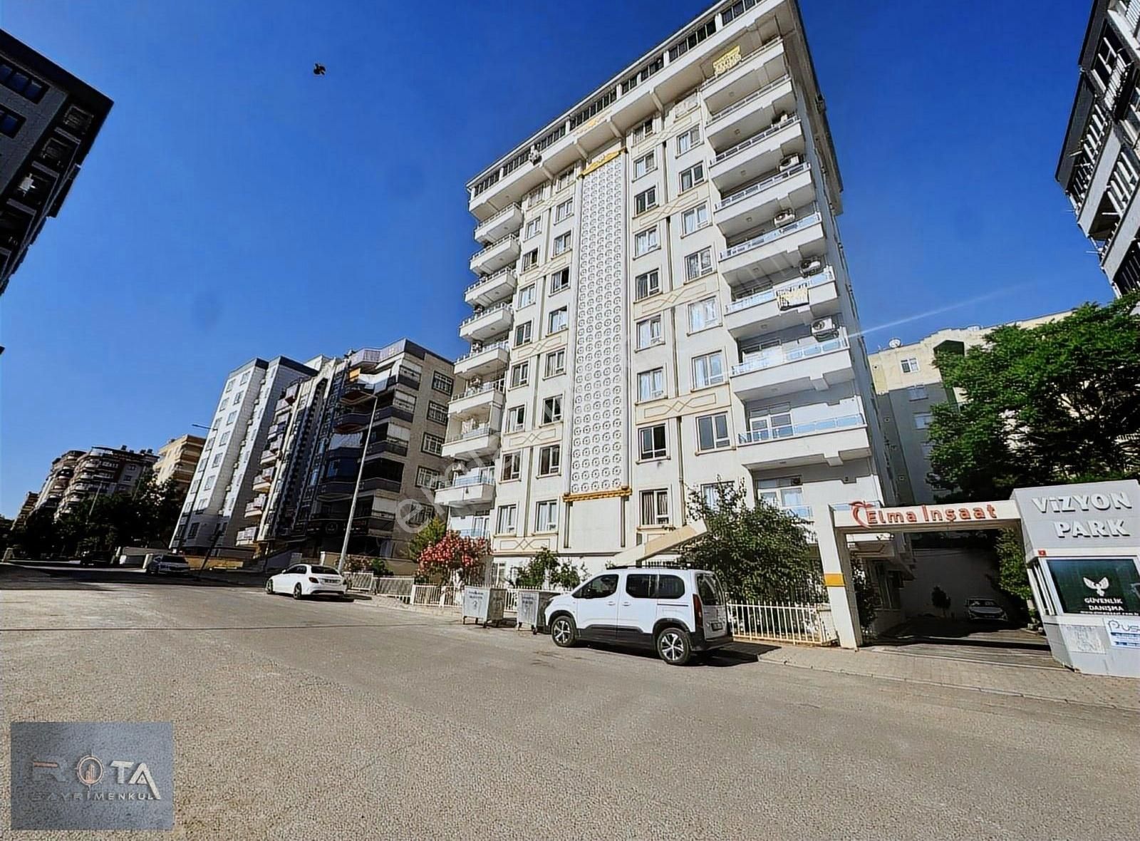 Rota'dan Osmanlı Pastanesi Arkası Satılık 2+1 Daire