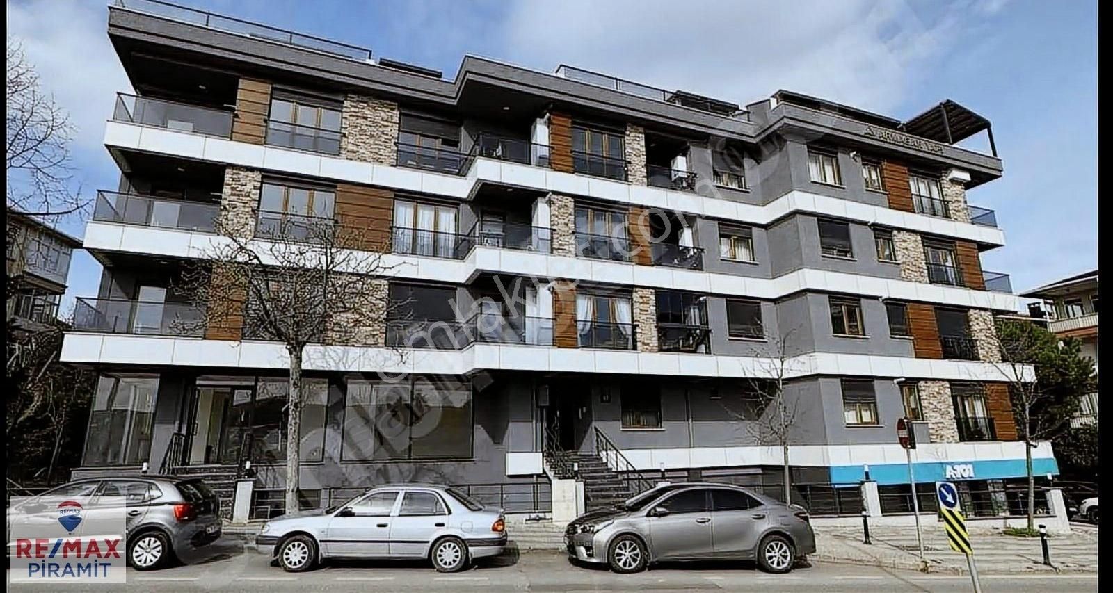 İcadiye Bağlarbaşı Caddesi Kat Mülkiyet Tapulu 3+1 Satılık Daire