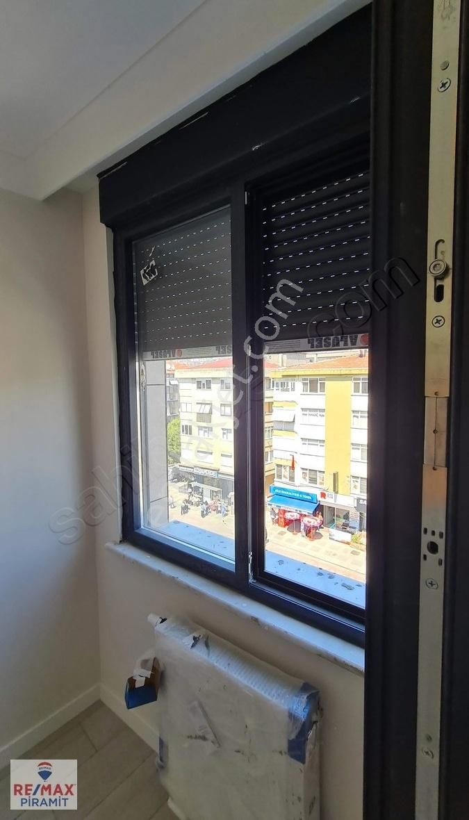Sıfır 3+1 Ara Kat Köşe Daire Marmaray 500 Metre Otopark+ebv Bnyo