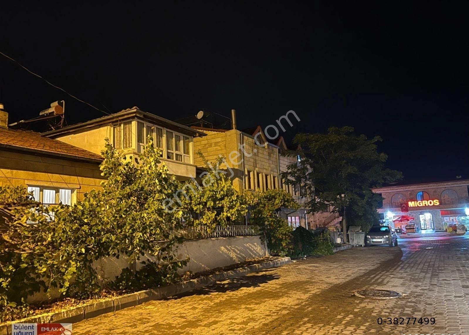 Uçhisar Merkezde 3+1 Kale Manzaralı Satılık Teraslı Müstakil Ev
