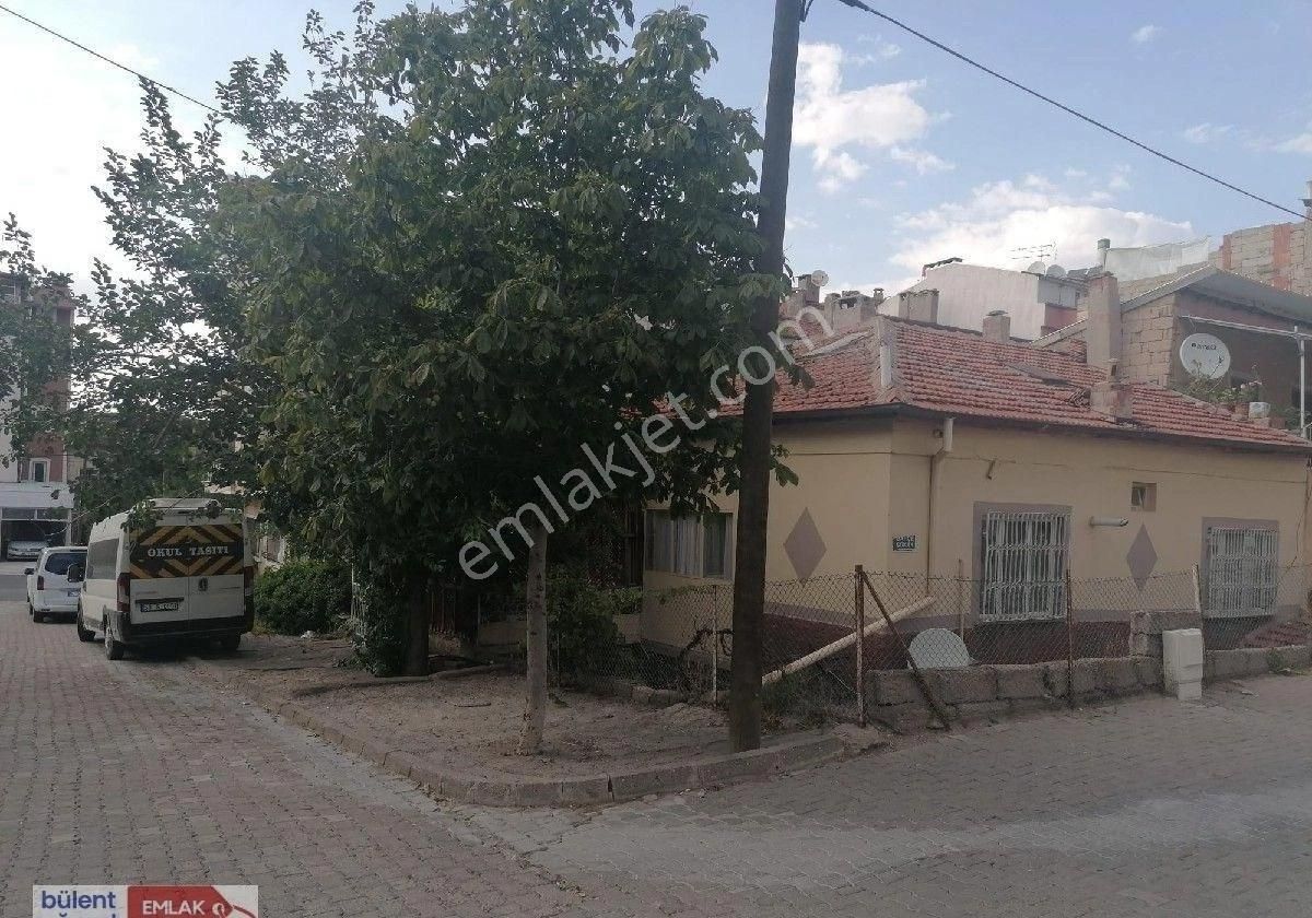 350 Evler Mah Köşe Başı Mustakil Satılık Ev