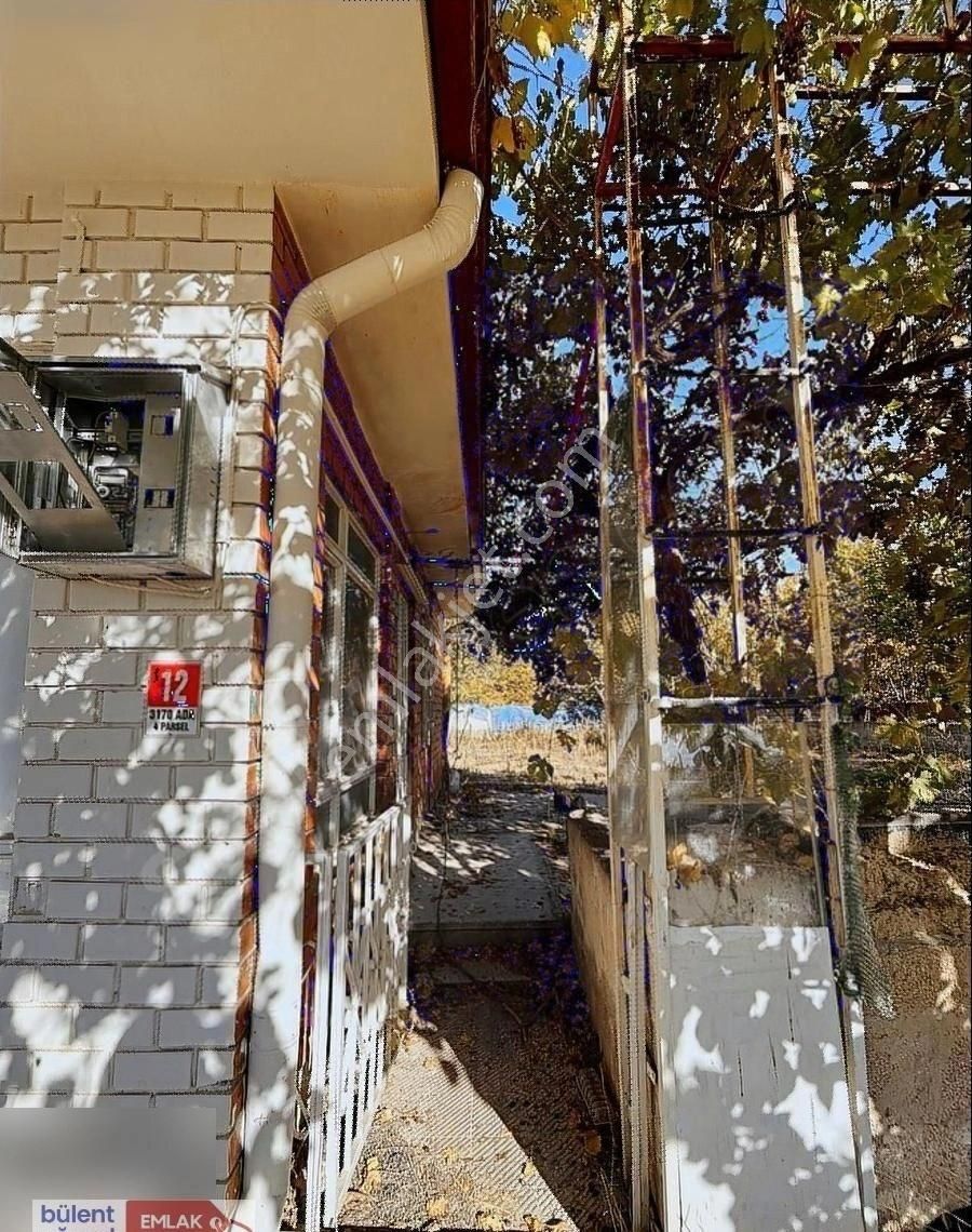 Aşiyan Sitesinde 352m2 Satılık 4 Kat İmarlı Arsa