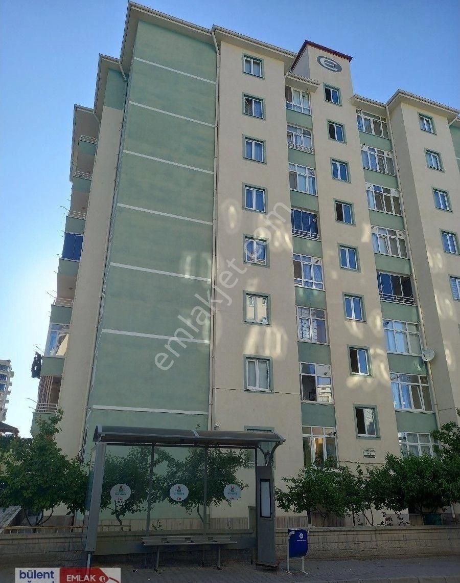 Erasta Satılık 3+1 Yüksek Giriş Katı