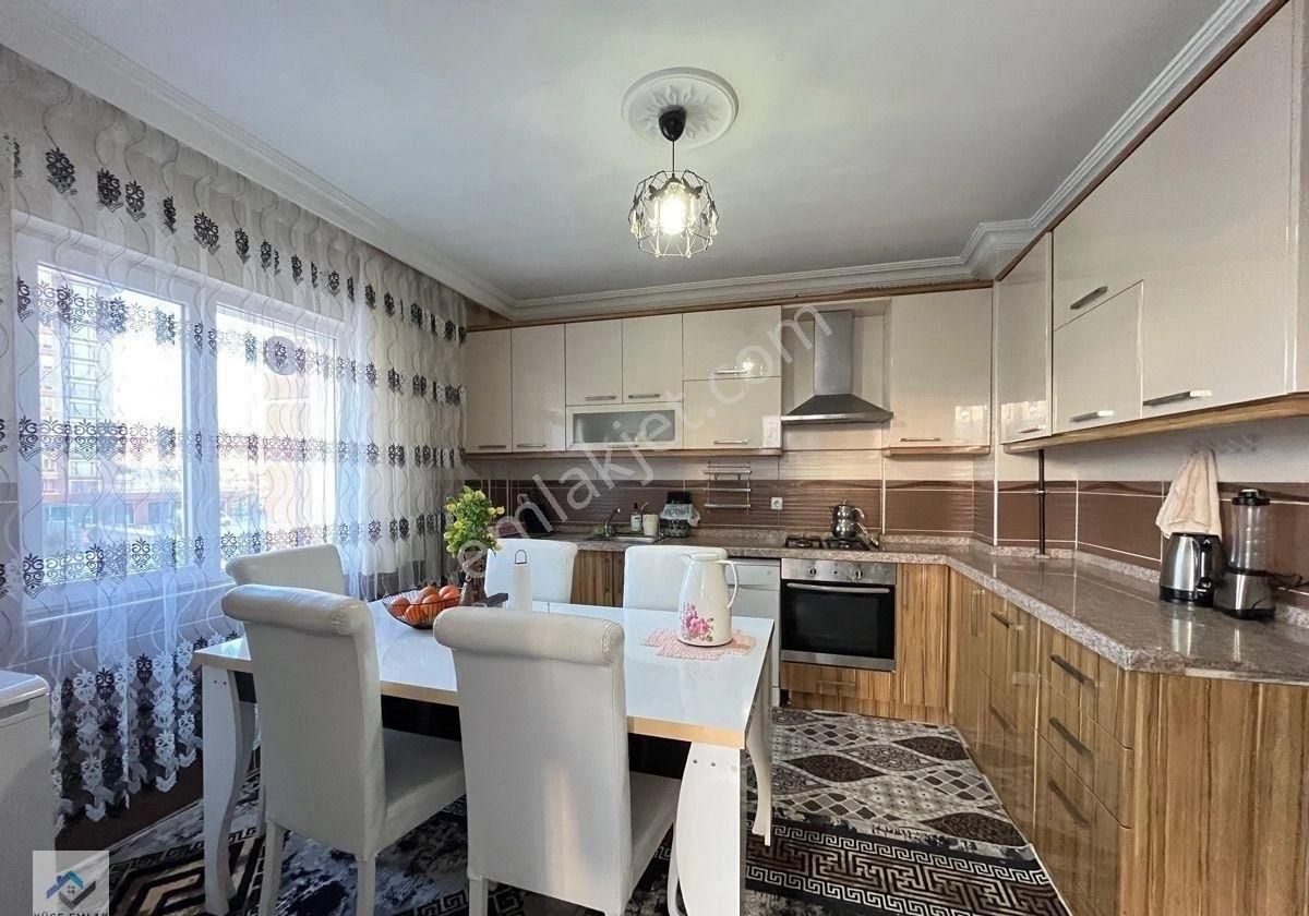Yüce'den Saray Merkez'de Cadde Üzeri 3+1 145m2 Geniş Oturumlu Güney Cephe Kapalı Garj Daire Fırsatı