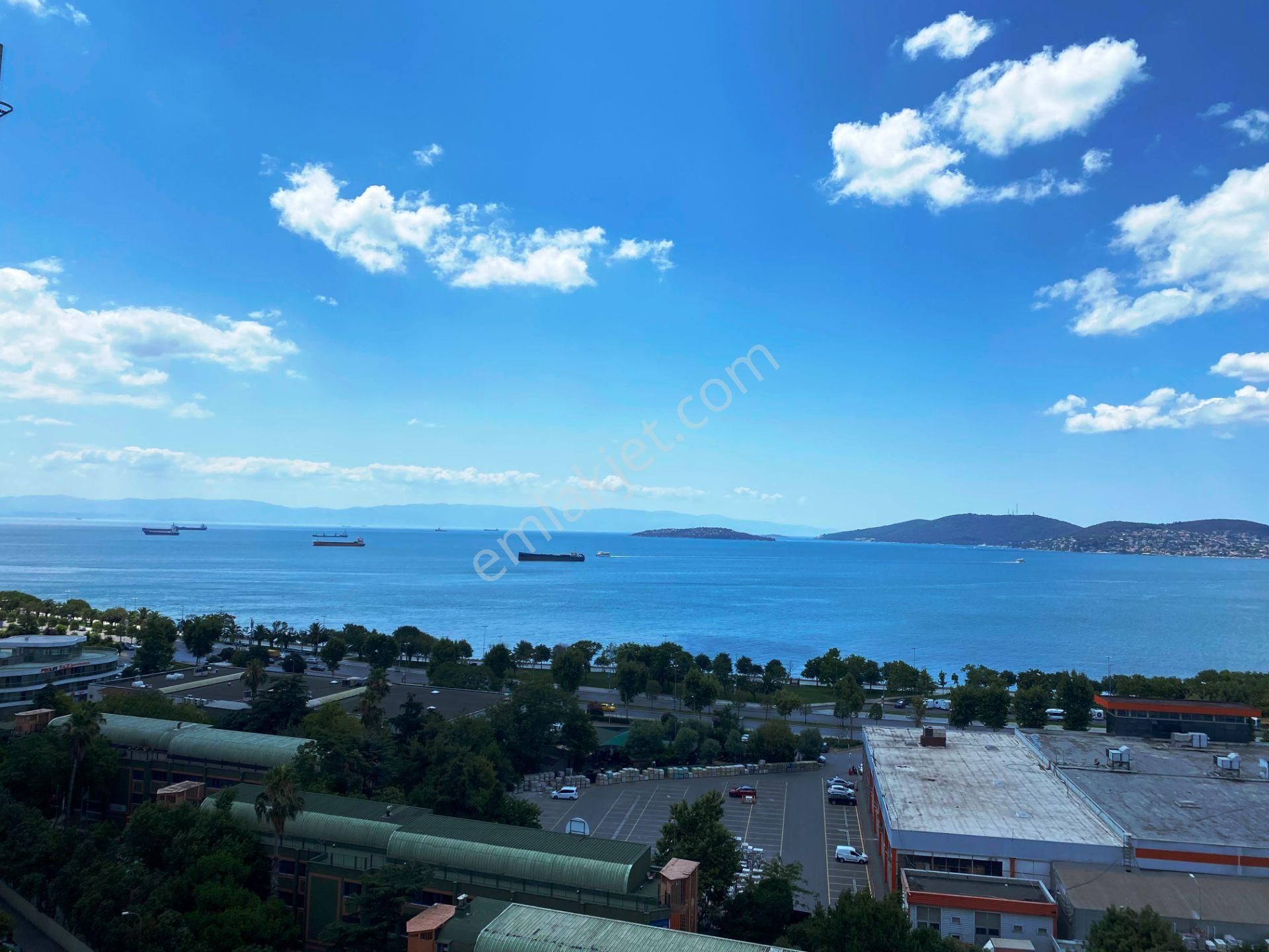 Kartal Mesa Sahilde Yüksek Kat Deniz Manzaralı 196m2 Kiralık 3+1