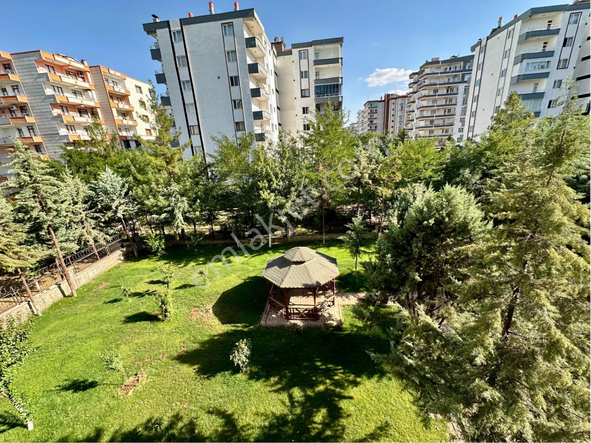 75 Caddeye 2. Parselde Satılık 3+1 Daire