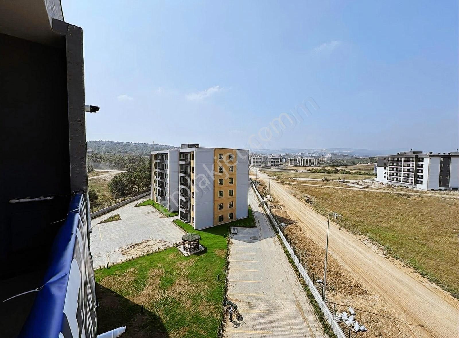 Kayapa Ayrı Mutfak Ara Kat Kiralık Daire