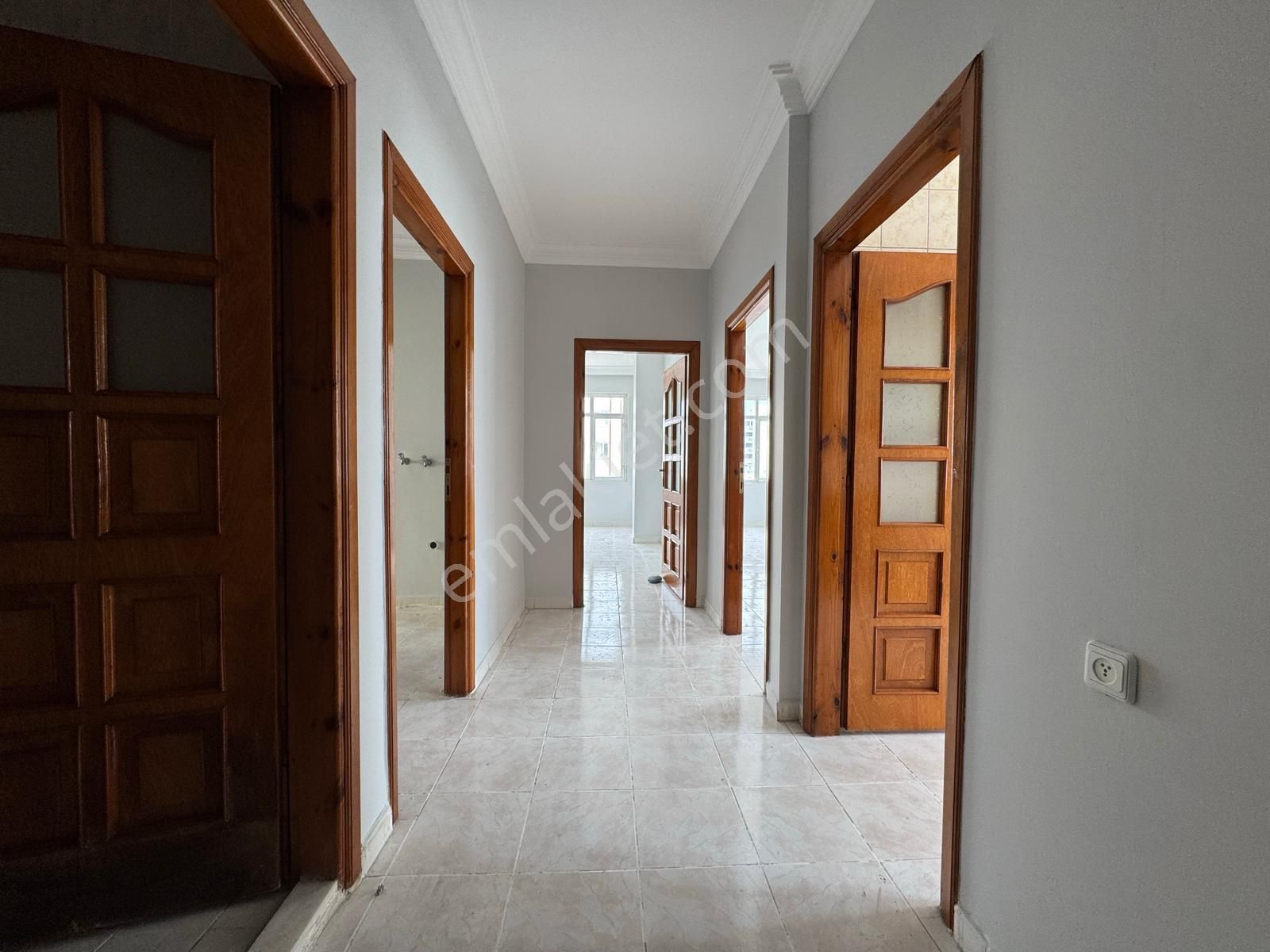 Zümrüt'ten Mezitli Yeni Mahalle'de 3+1 Kiralık Daire