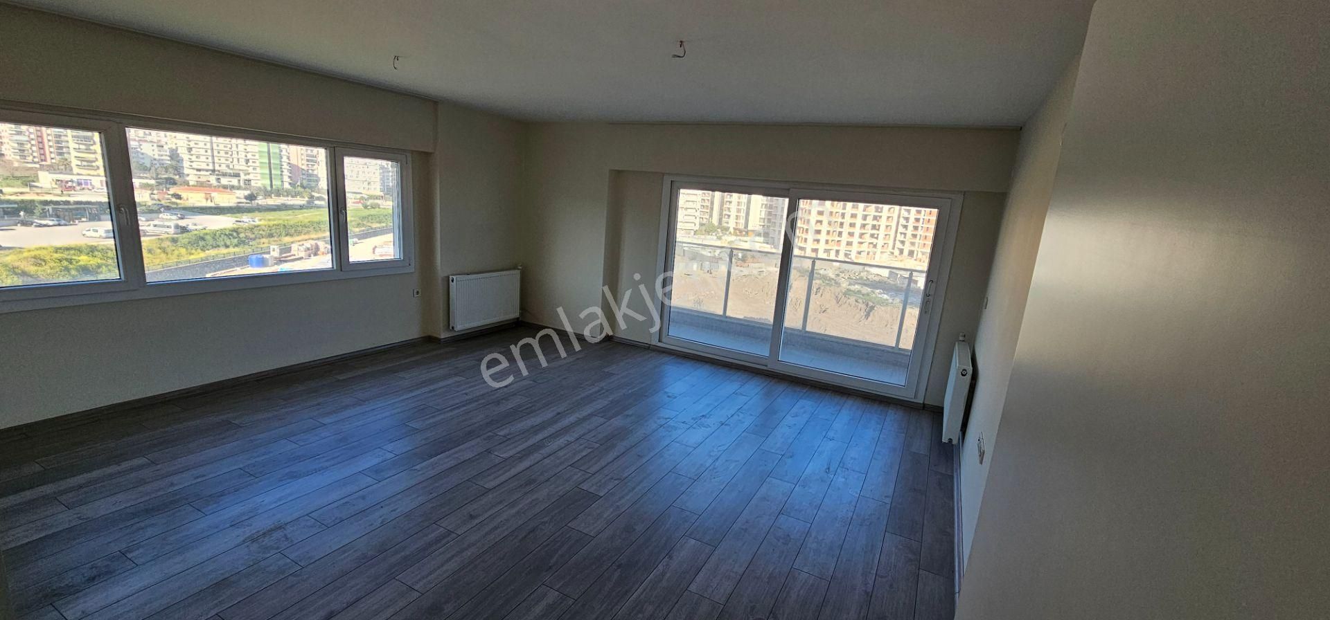 Karşıyaka Örnekköy Otobüs Ve Dolmuş Durakları Karşısı Kiralık 3+1
