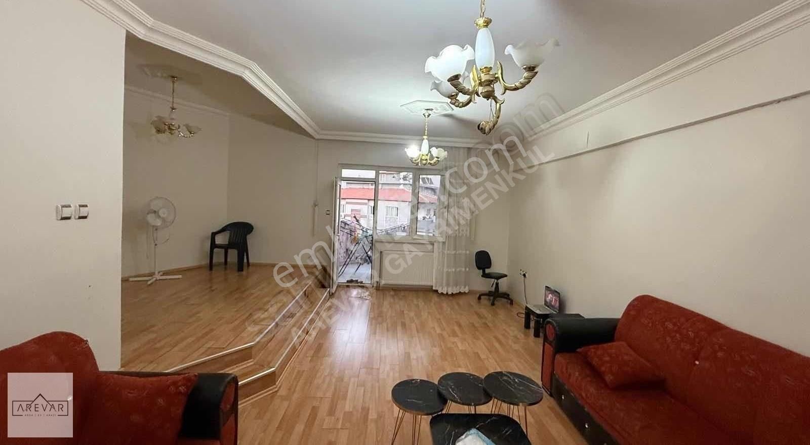 Güneykentte 3+1 Site İçerisinde 160 M2 Ara Kat Satılık Daire