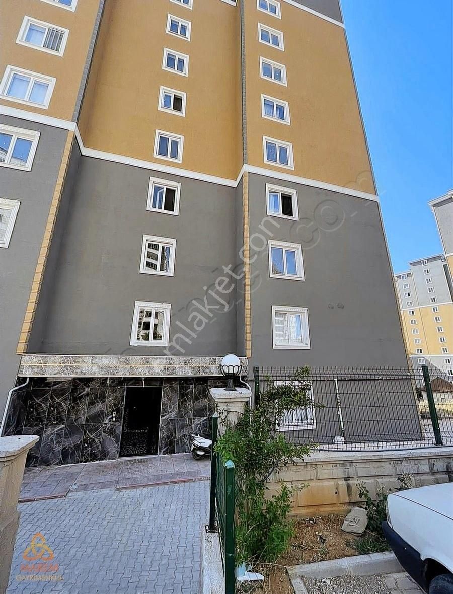 Fen Lisesi Civarı Site İçerisinde Satılık 5+1 Daire