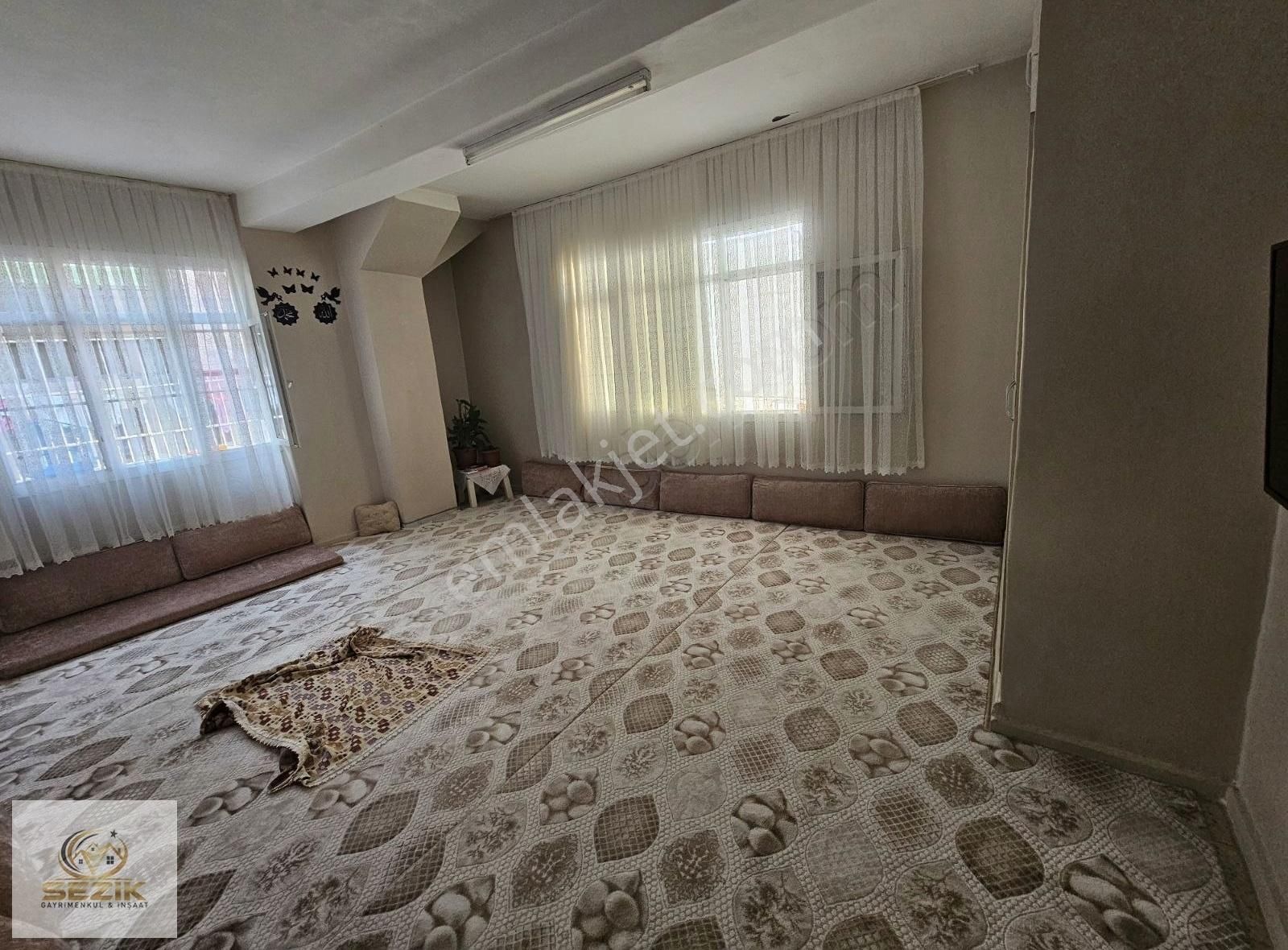 Gülpınar Mh Kapalı Salı Semt Pazarına Yakın 150 Mt 3 Katlı Ev - Görsel 13