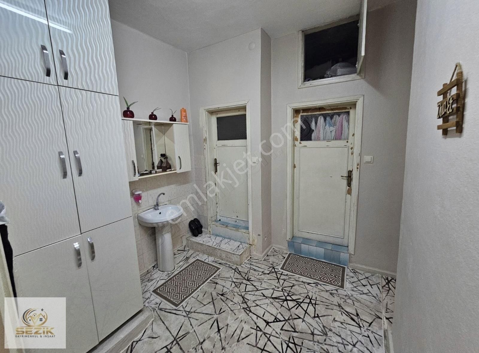 Gülpınar Mh Kapalı Salı Semt Pazarına Yakın 150 Mt 3 Katlı Ev - Görsel 20