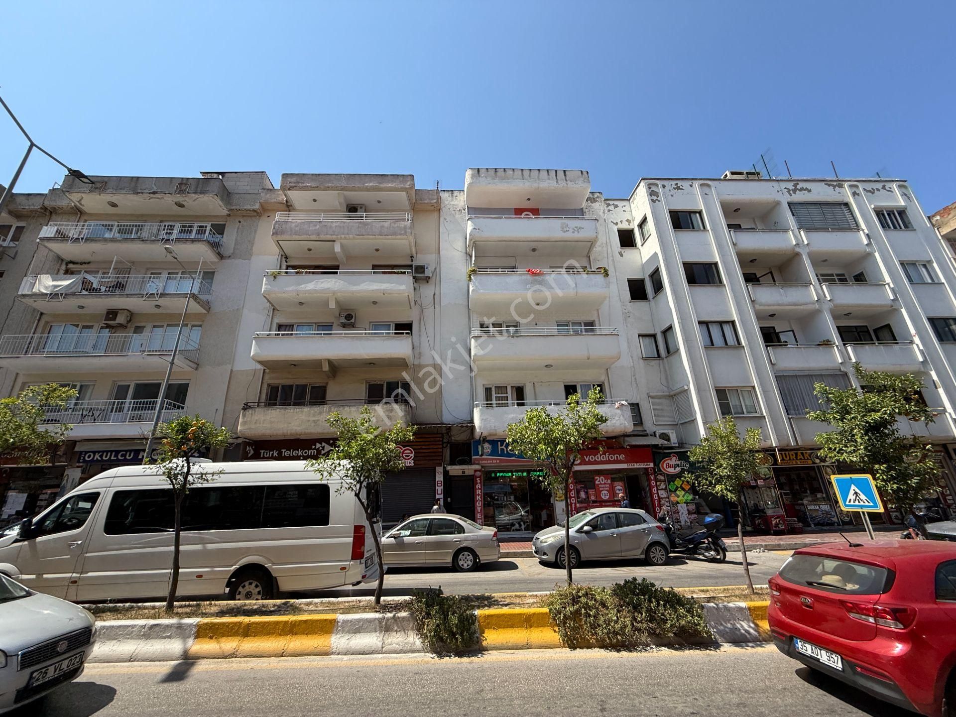 Kuşadası Cumhuriyet Mahallesi Merkezı Lokasyonda 3+1 Genış Daıre