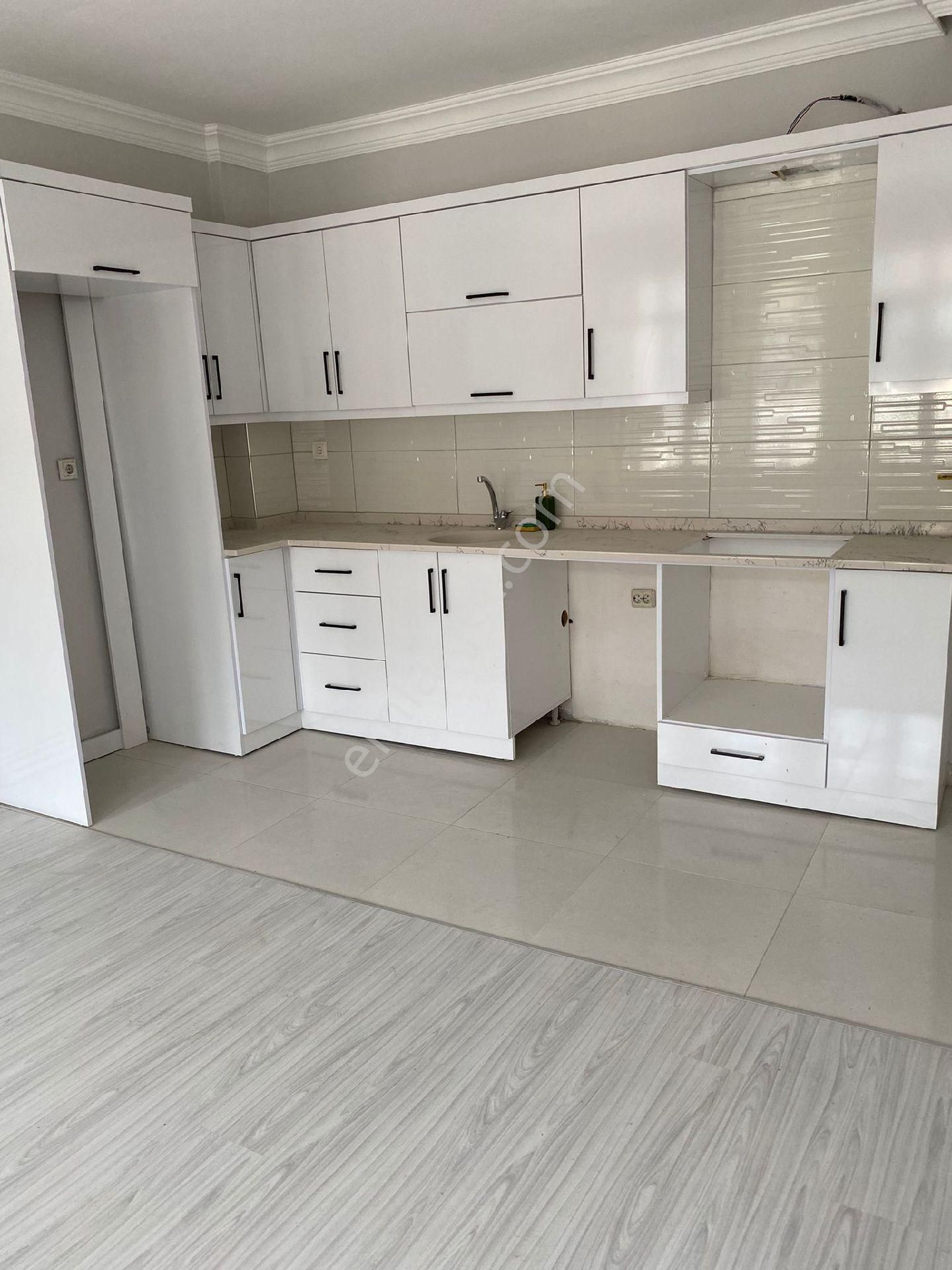 Kiralık 4+1 Daire Gençlik Caddesi