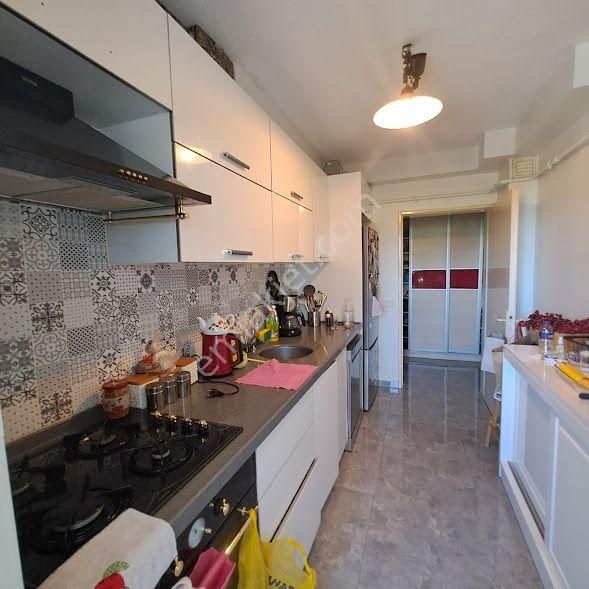 Küçükçekmece Atakent 3.etap Ta Arakat Full Tadilatlı Boş Satılık 2+1 71m2 Daire