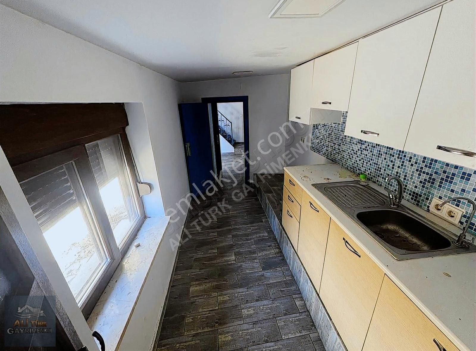 Karaağaç Merkezde Satılık Köy Evi - Görsel 8