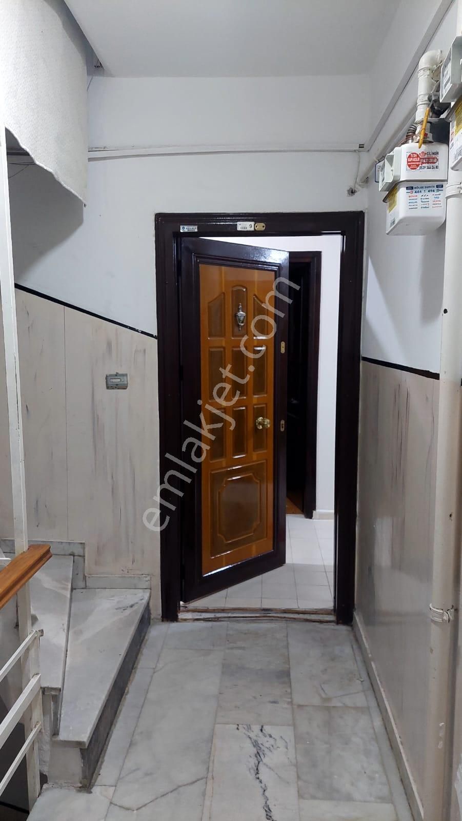 Fatih Hırkai Şerif'te Adliye Binasına Yakın 2+1 Kiralık Daire