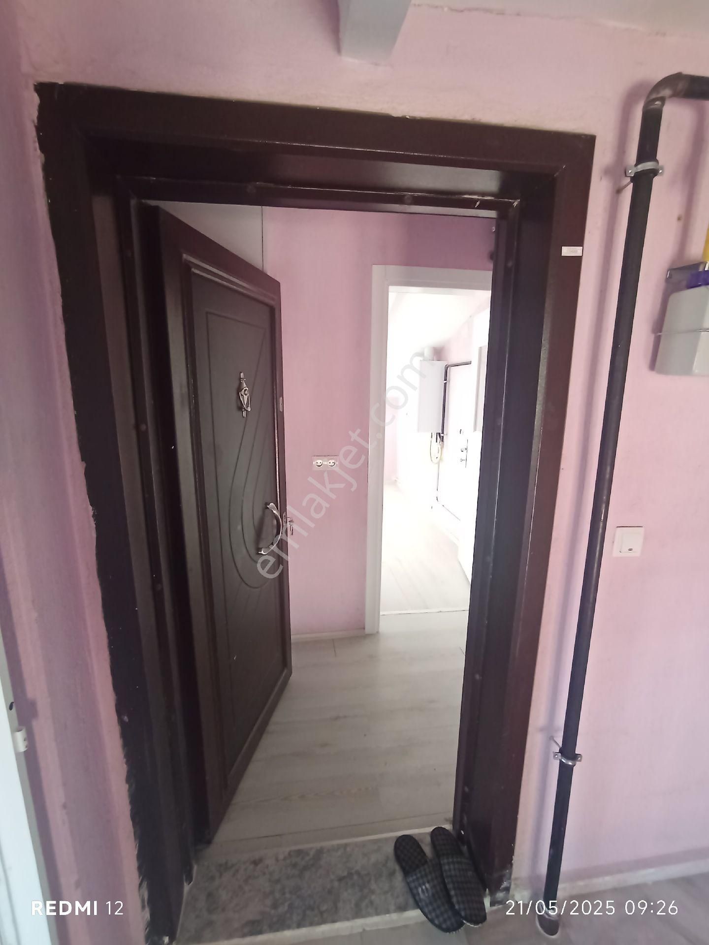 Çal Merkezde Doğa Manzaralı Doğalgazlı Çarı Katı