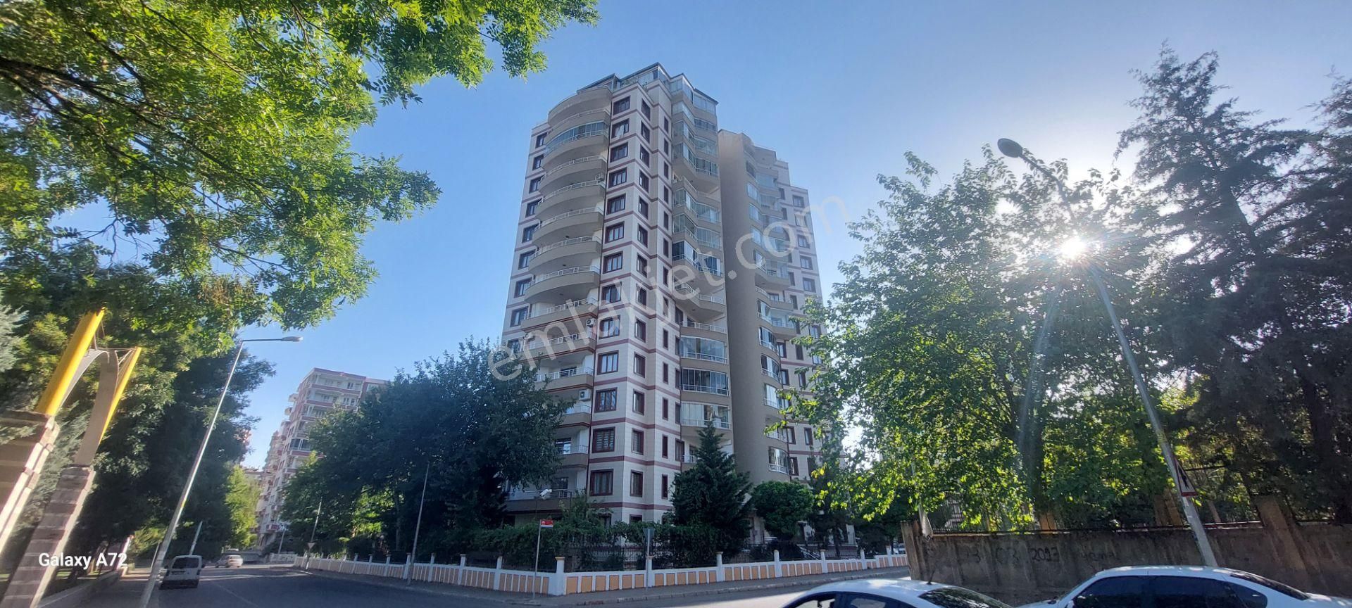 Medya Mahallesi Nur Çay 2 Sitesi Satılık 4+1