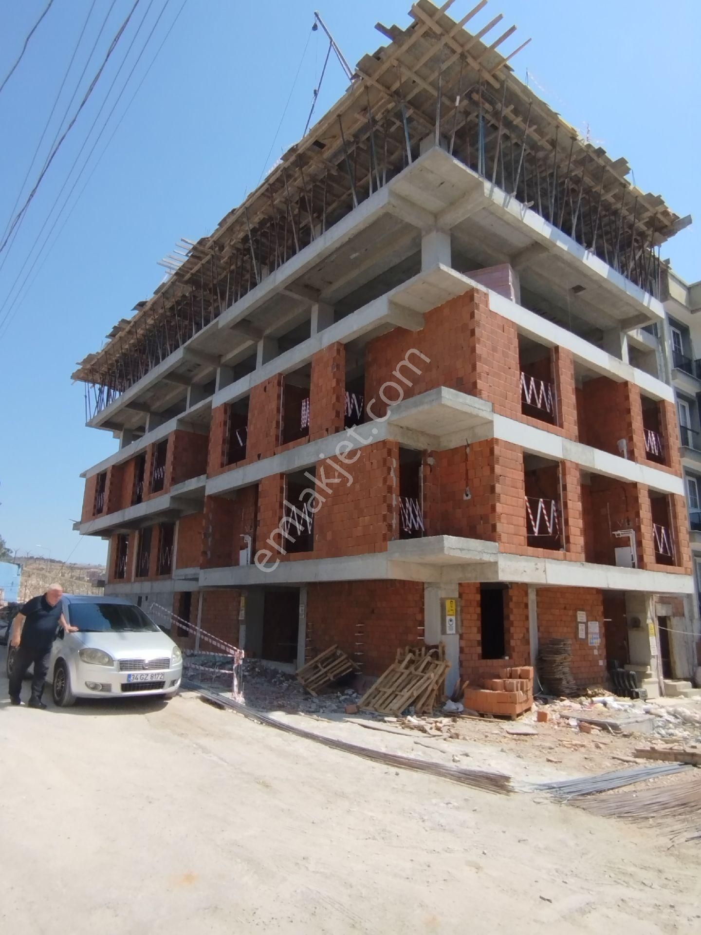 Lüks 1+1 Merkezi Konum Daire Yerden Isıtmalı 45 Metrekare Kaba İnşaat Halinde