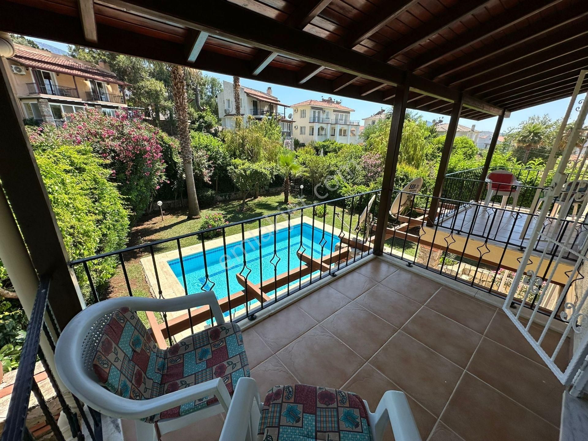 Ovacık'ta Müstakil Havuzlu Bahçeli Fırsat Villa - Görsel 17