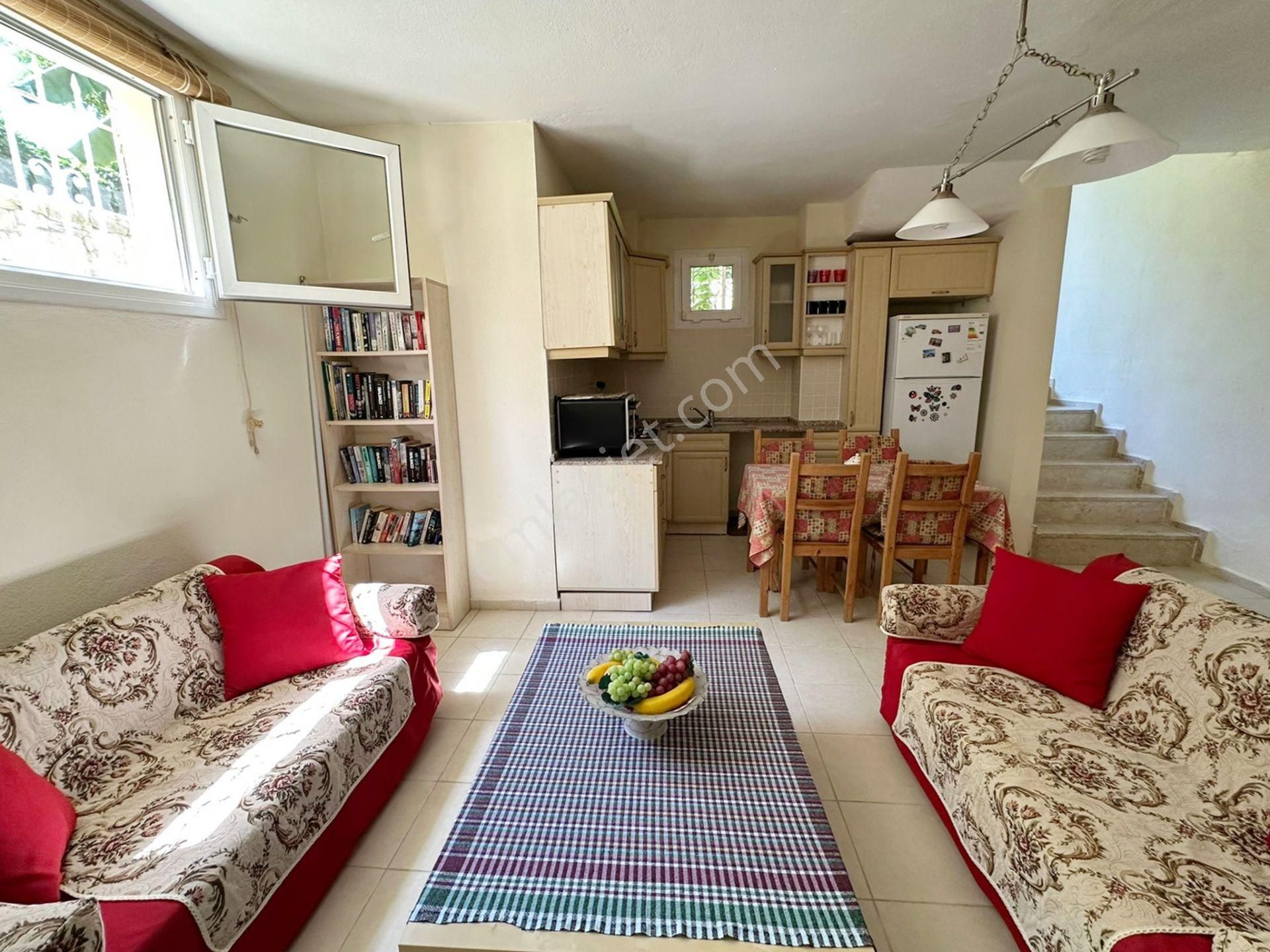 Ovacık'ta Müstakil Havuzlu Bahçeli Fırsat Villa - Görsel 3