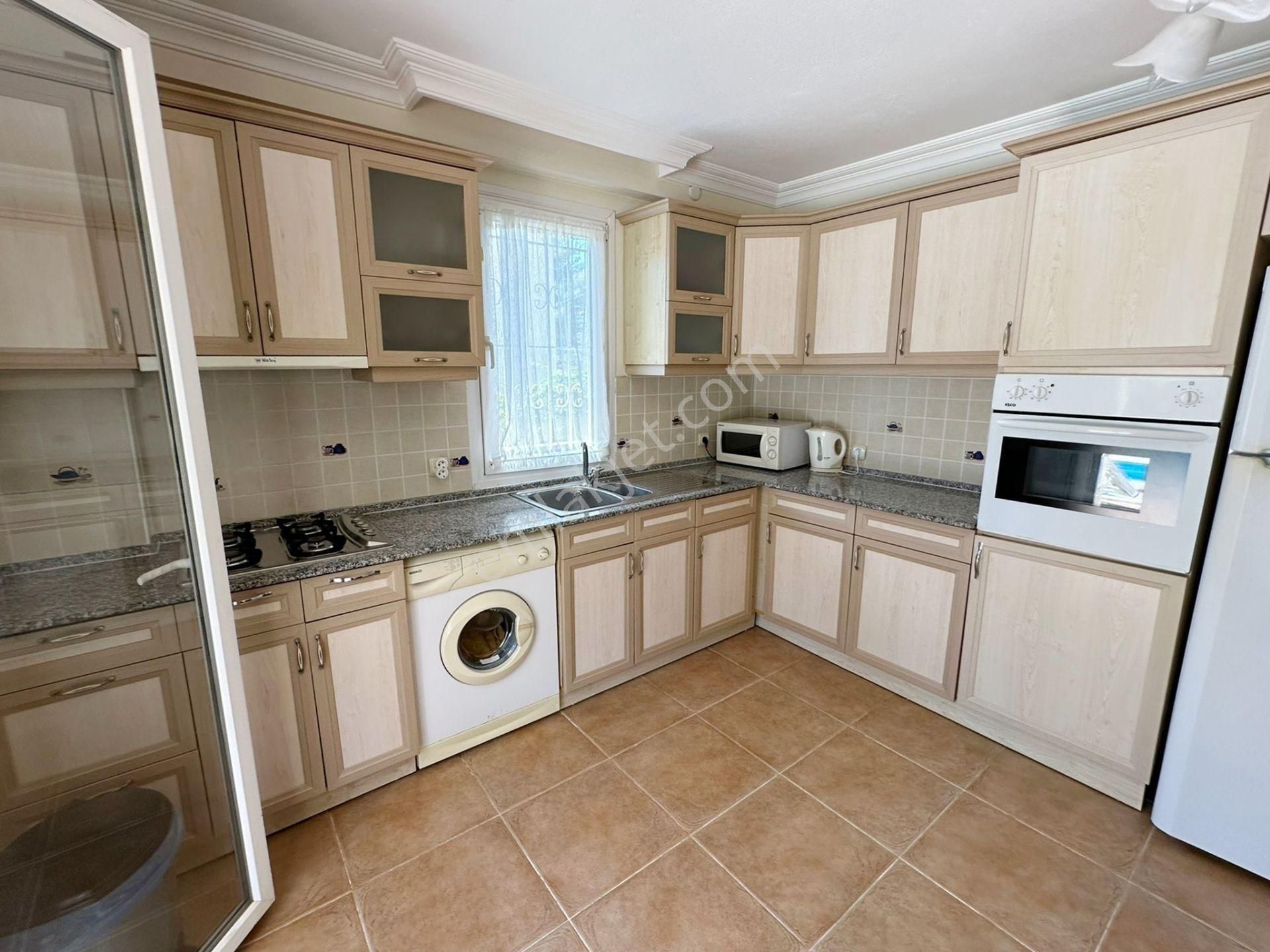 Ovacık'ta Müstakil Havuzlu Bahçeli Fırsat Villa - Görsel 13